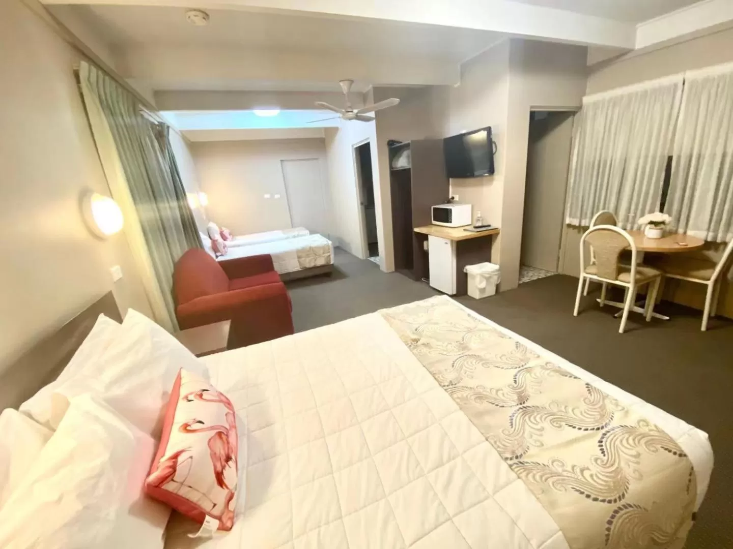 Bedroom, Bed in Apollo Motel Parkes