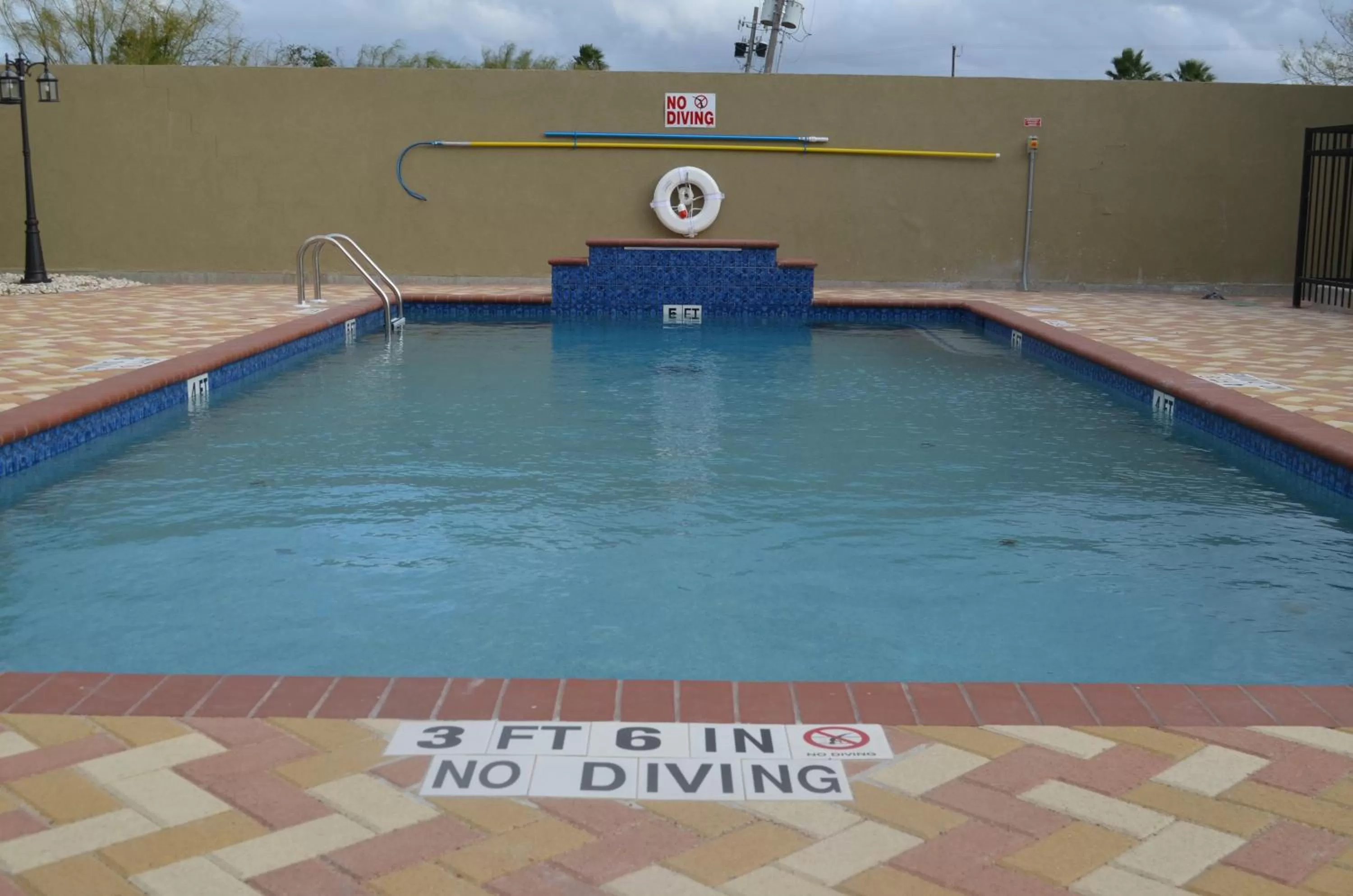 Swimming pool in Candlewood Suites Harlingen by IHG