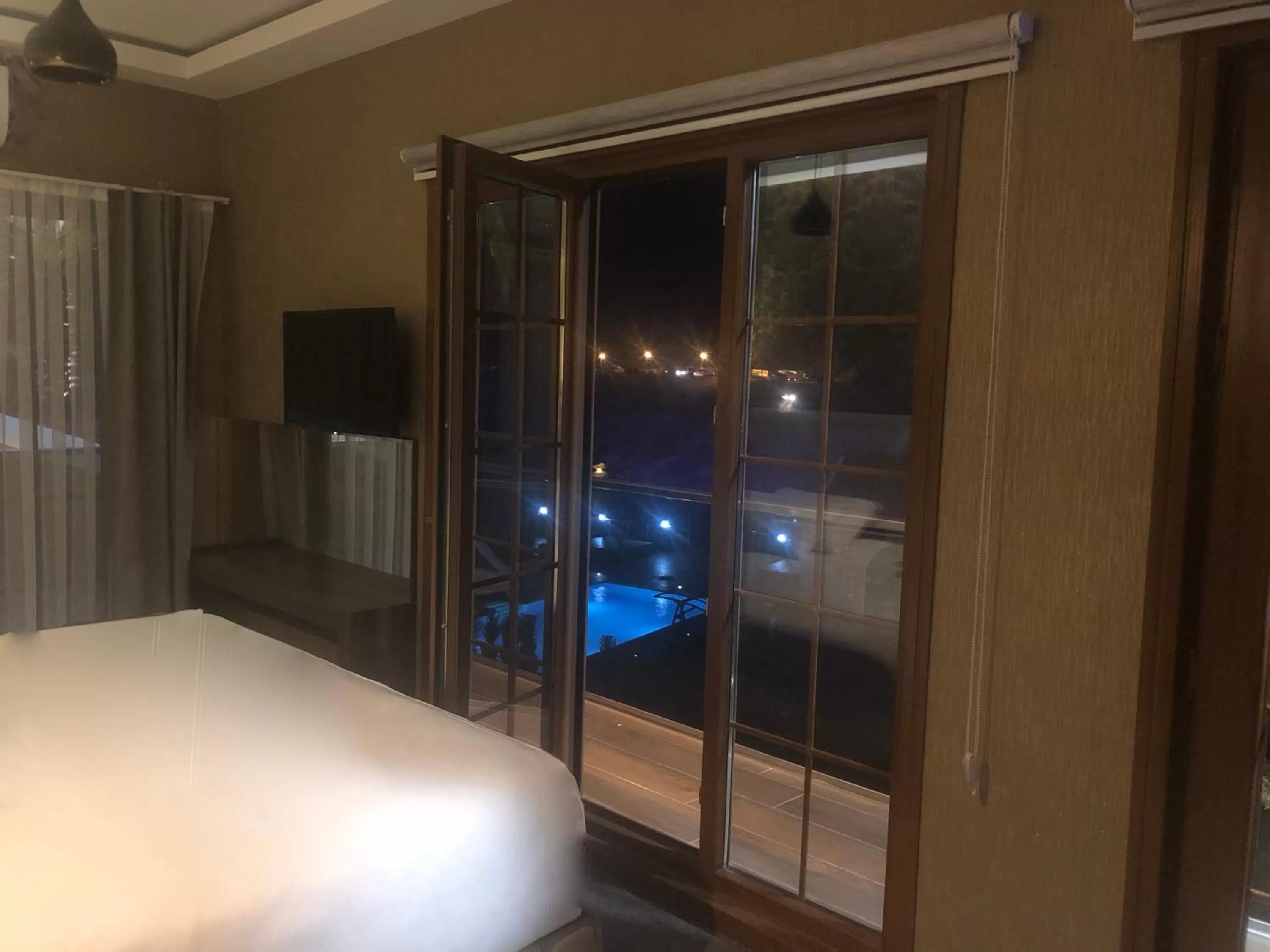 Communal lounge/ TV room in Villa Da Otel