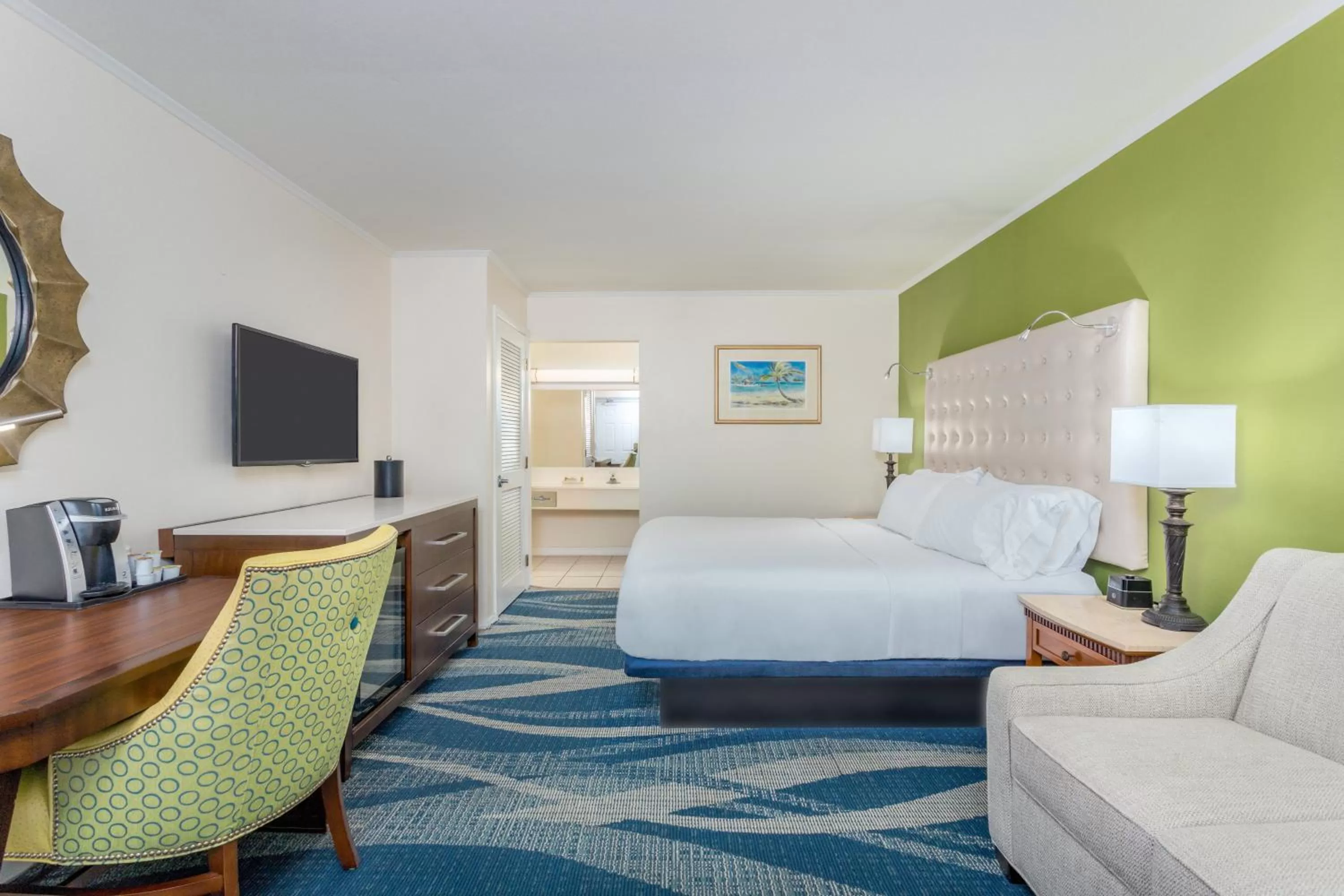 Photo of the whole room, Bed in Holiday Inn Key Largo by IHG