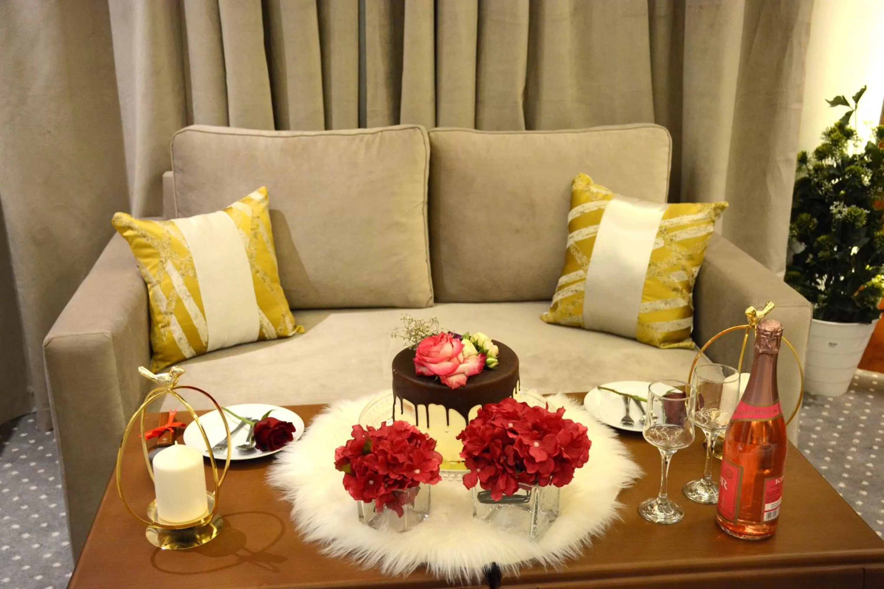 Food and drinks, Seating Area in E1 Hotel