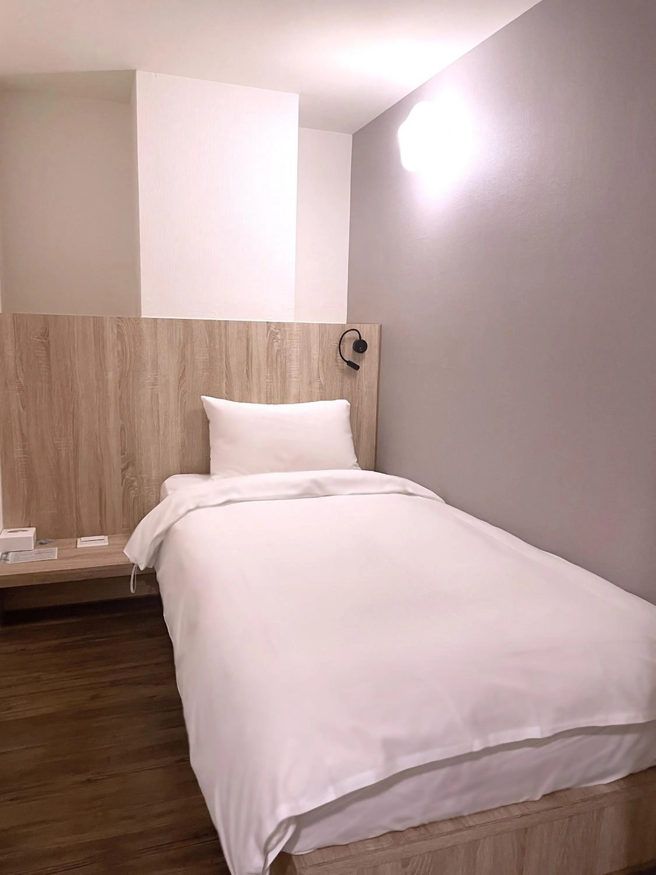 Bedroom, Bed in Single Inn-Kaohsiung Station