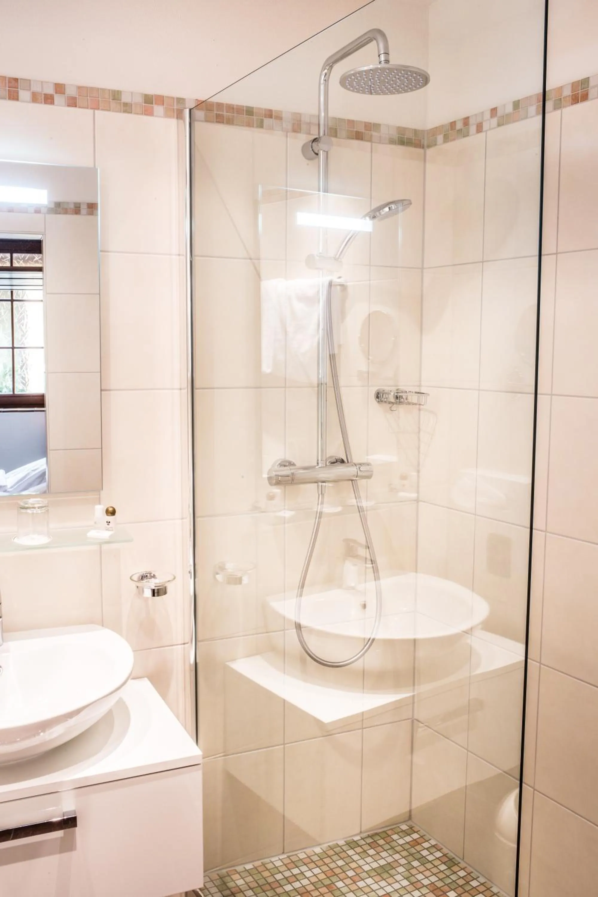 Bathroom in WAGNERS Hotel Greifen-Post