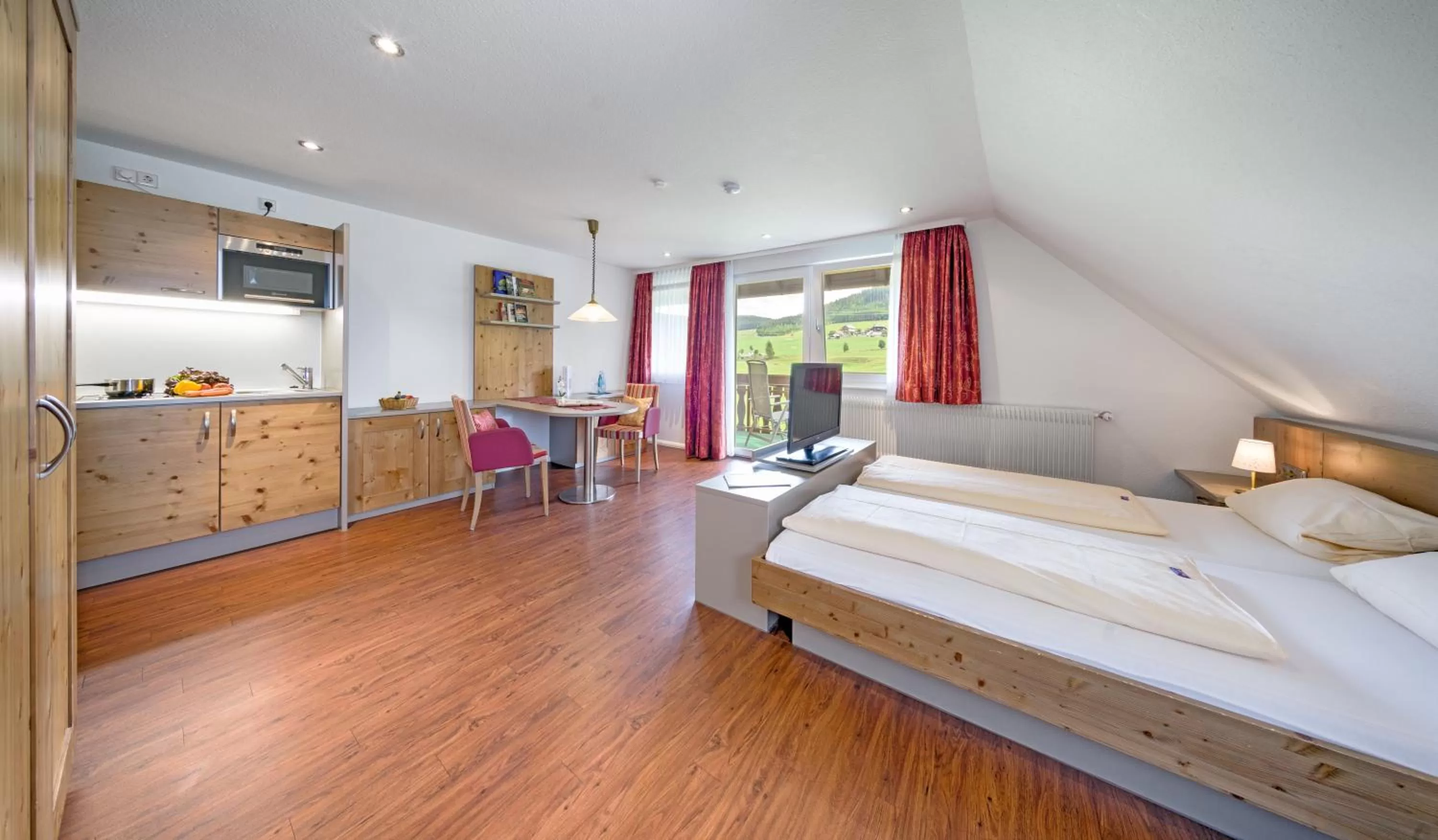 TV and multimedia, Bed in Hotel Zum Löwen - Unteres Wirtshaus