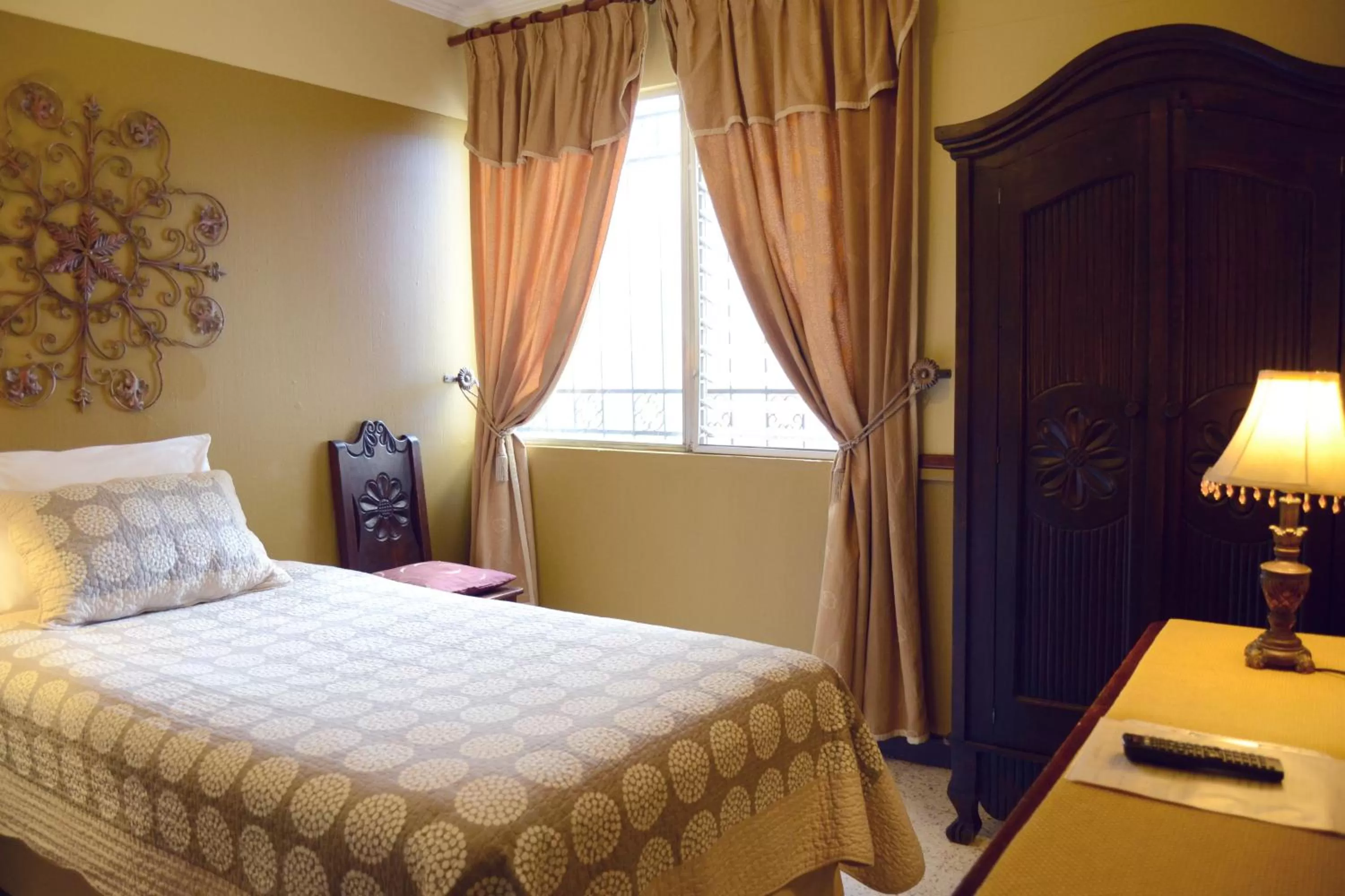 Day, Bed in Hostal Villa Toscana