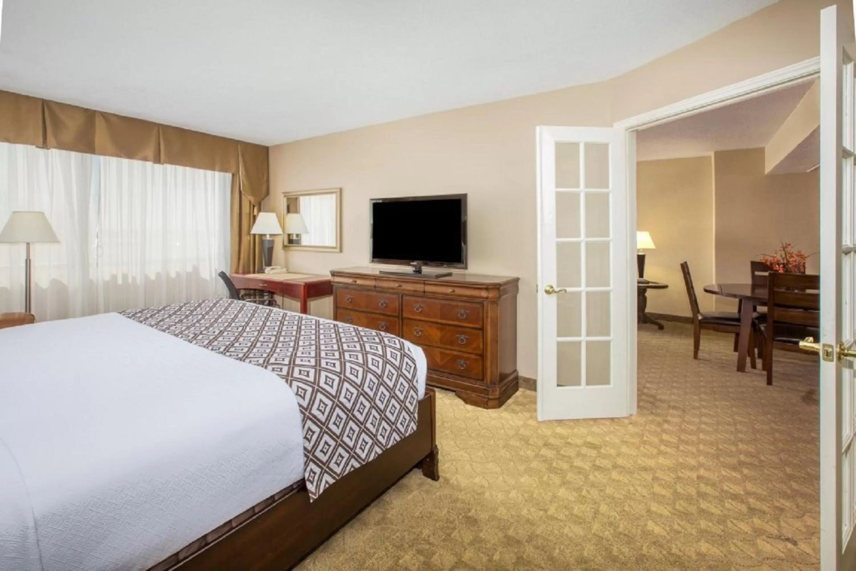 Bedroom, Bed in Wyndham Houston near NRG Park - Medical Center