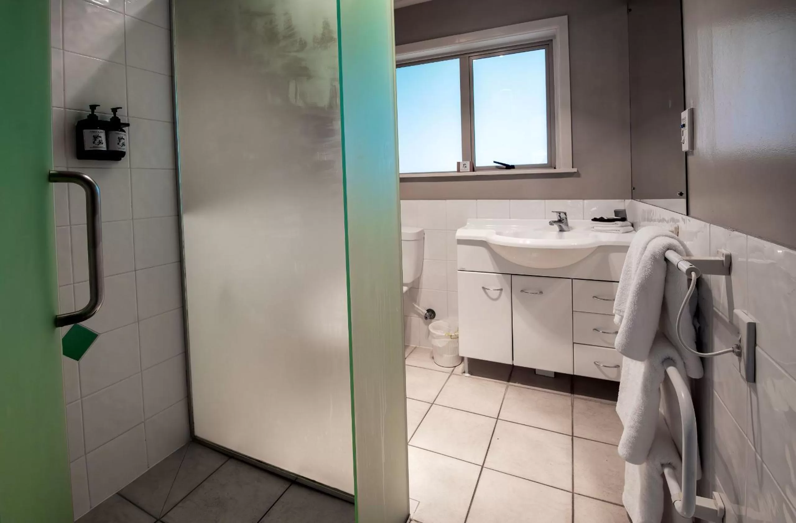 Bathroom in Best Western Braeside Rotorua