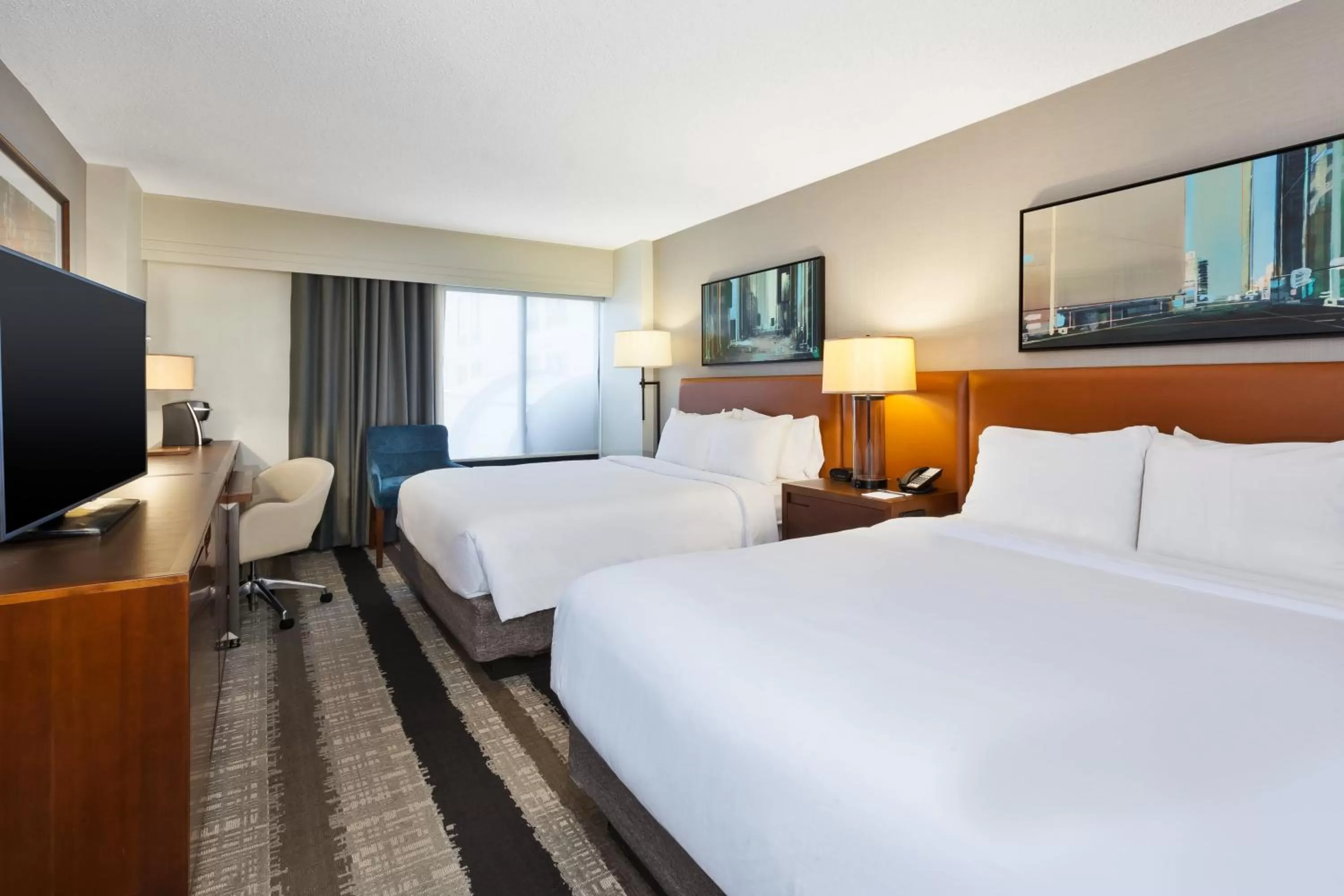 Photo of the whole room, Bed in Crowne Plaza Dulles Airport by IHG
