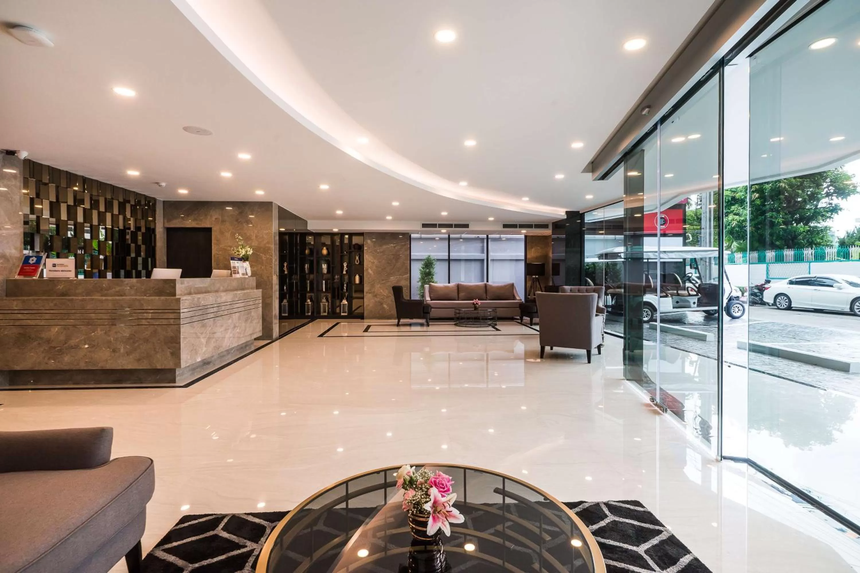 Lobby or reception in SureStay Plus by Best Western Sukhumvit 2