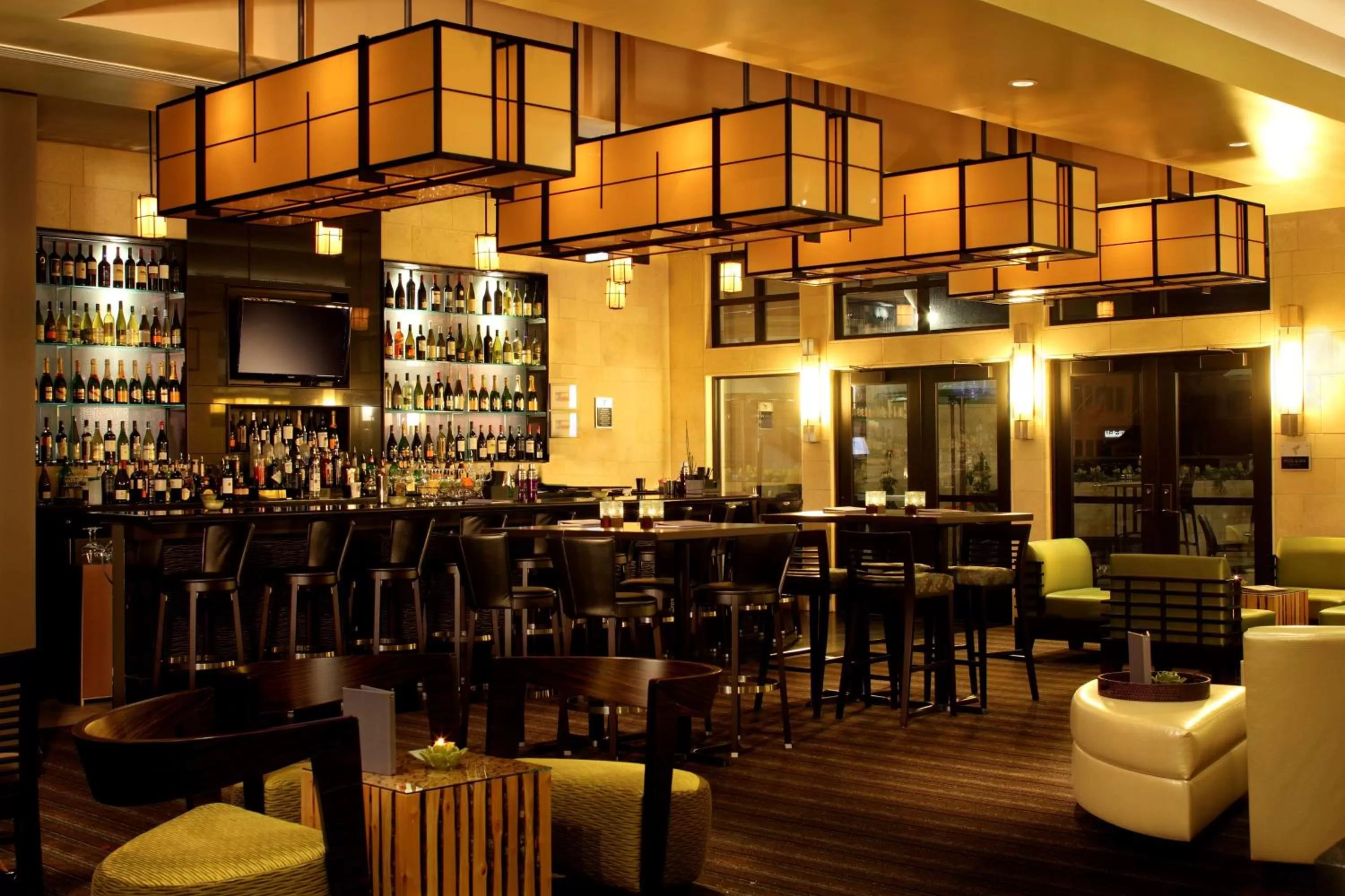 Lounge or bar in Hyatt Centric The Woodlands