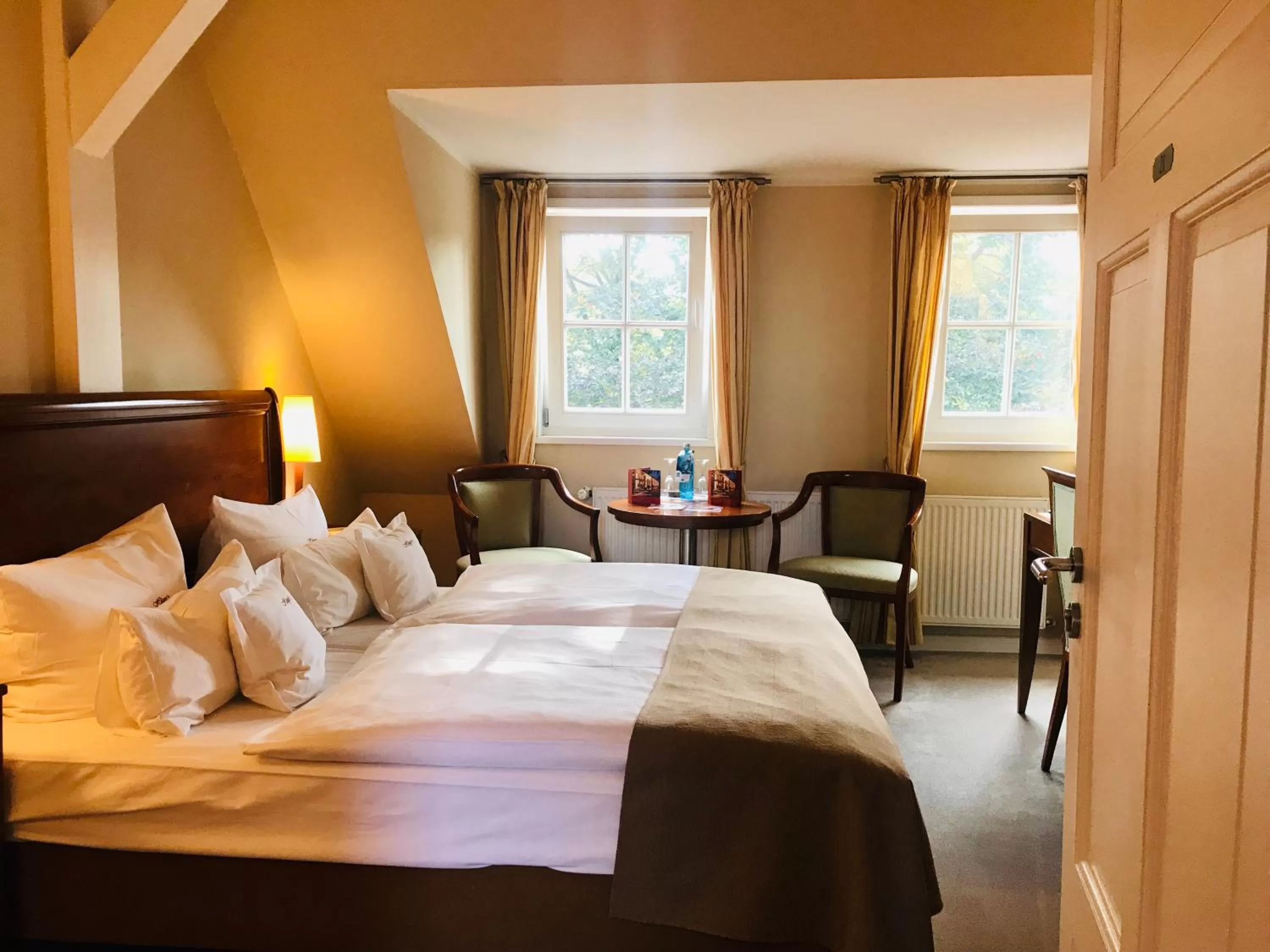 Photo of the whole room, Bed in Höger's Hotel & Restaurant