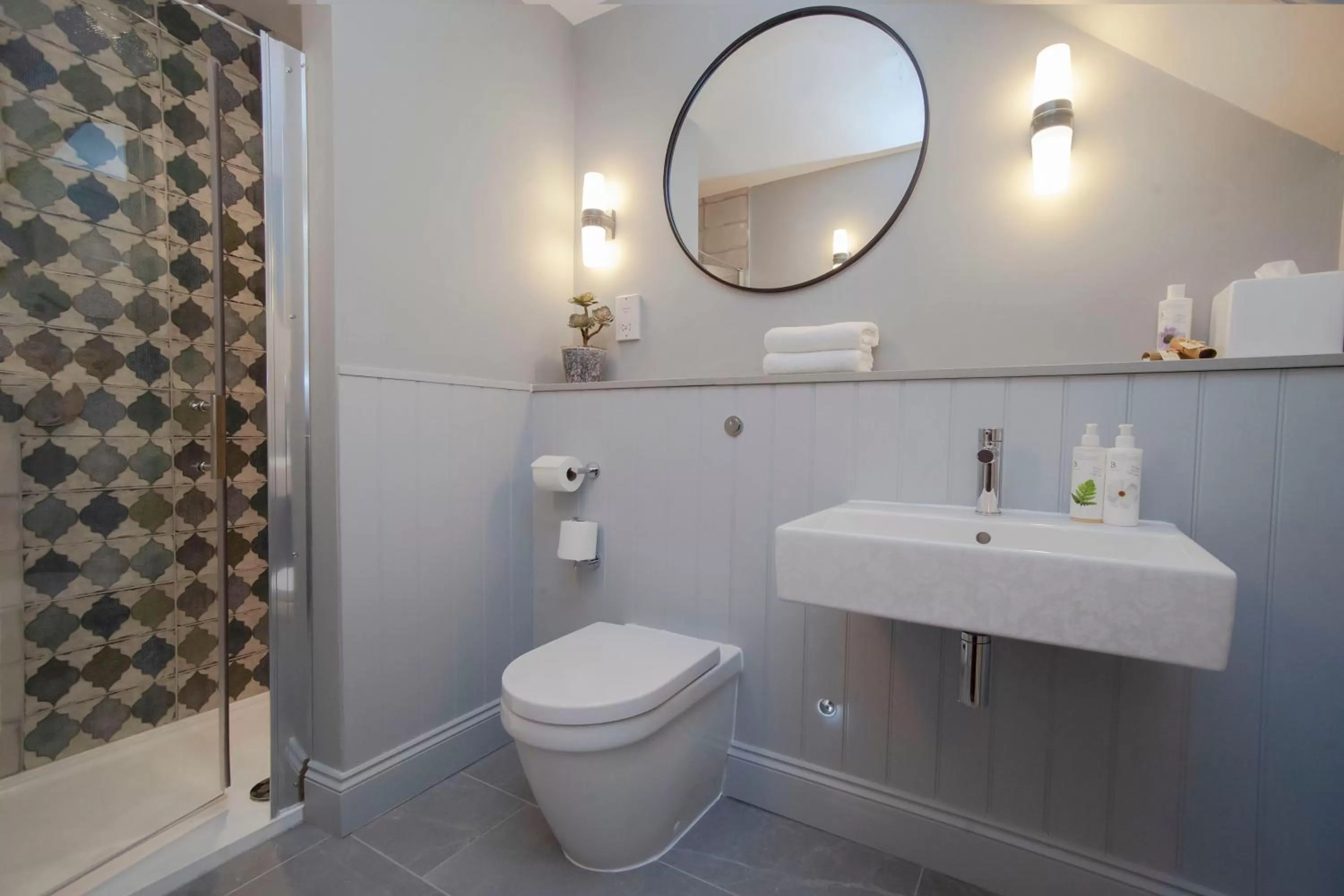 Bathroom in The King's Arms