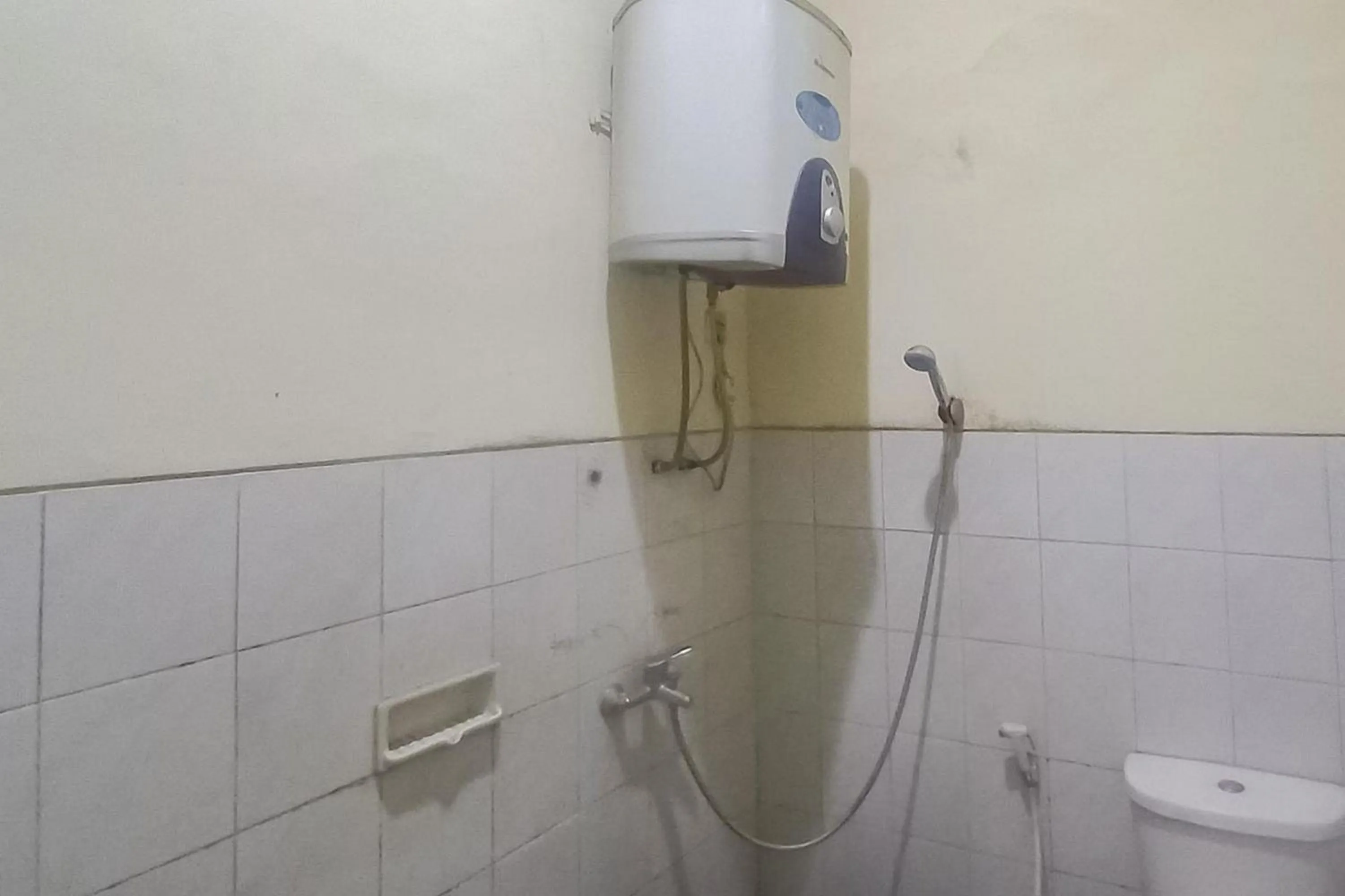 Shower in Hotel Malang near Alun Alun Malang RedPartner