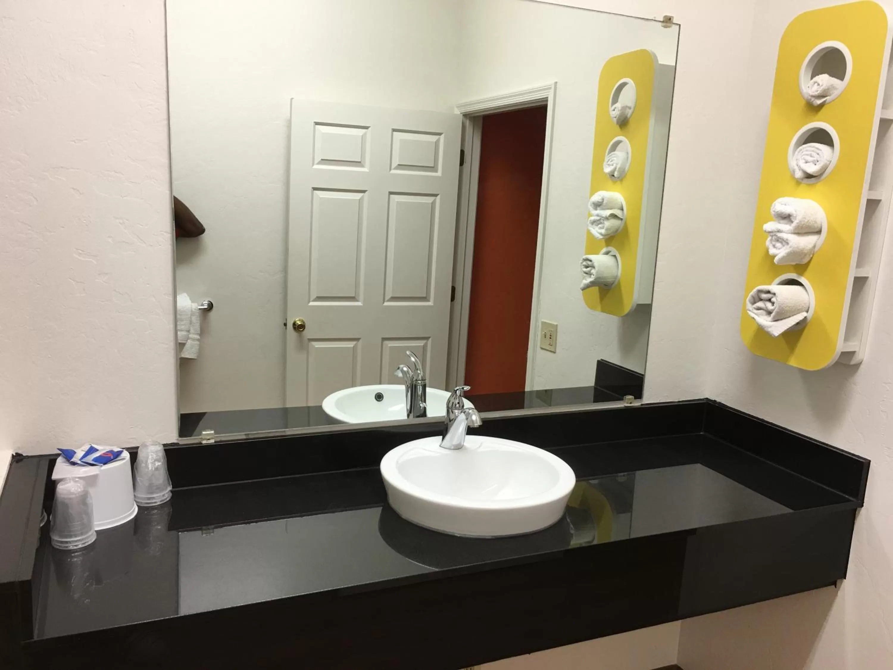 Bathroom in Motel 6-Globe, AZ