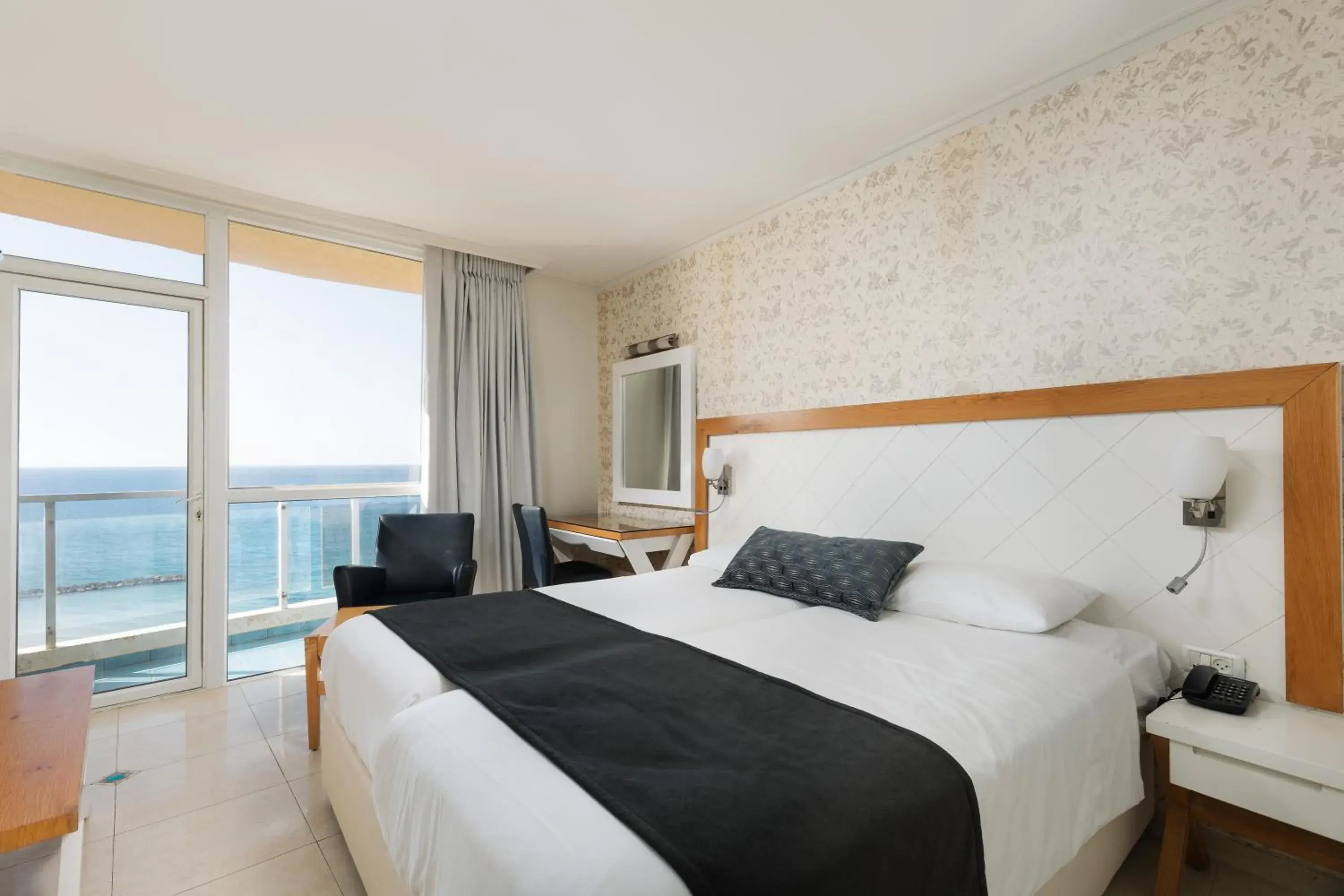 Superior Room With Sea View & Bath - single occupancy in Residence Hotel Superior Room With Sea View & Bath - single occupancy in Residence Hotel