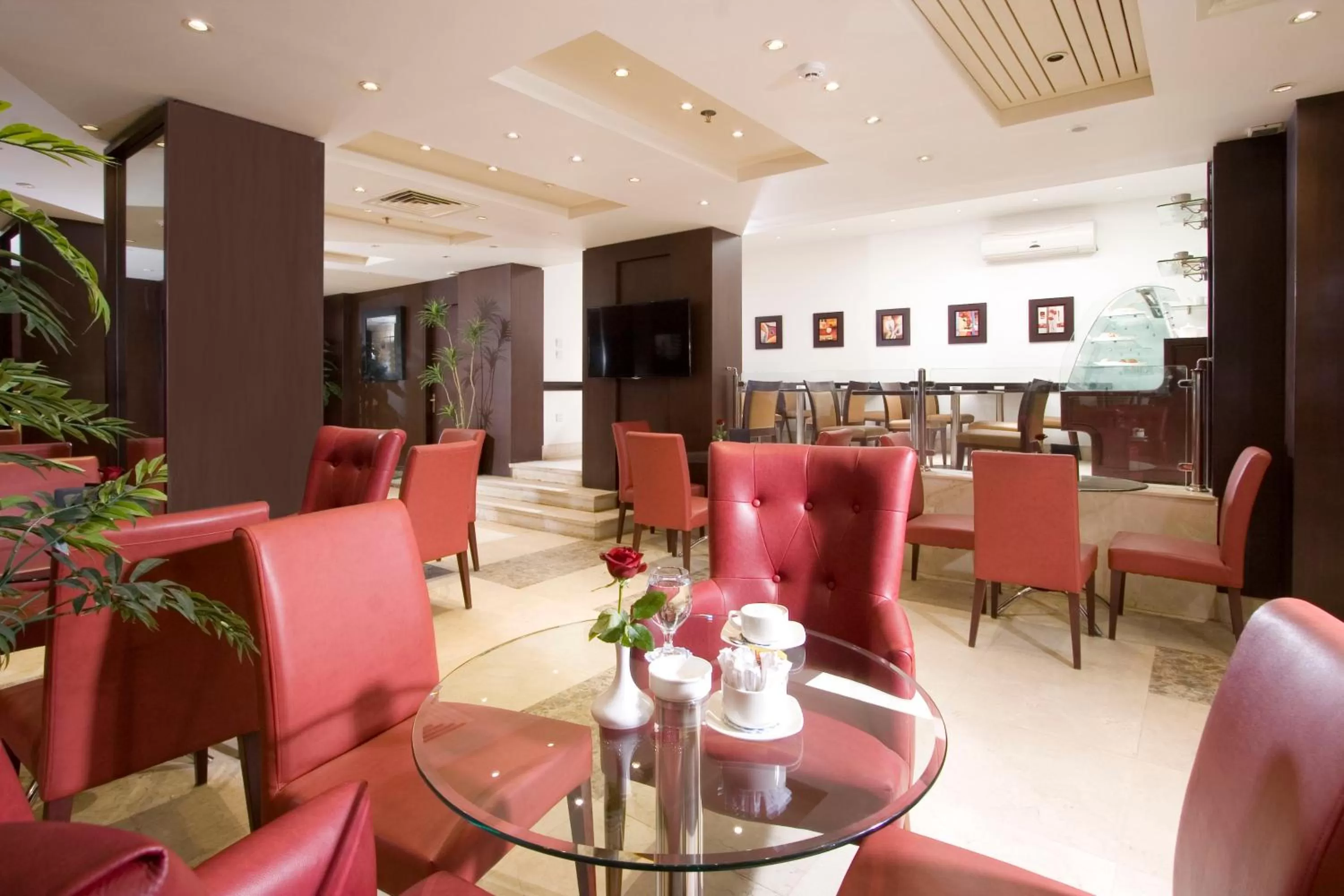 Restaurant/places to eat in Golden Park Hotel Cairo, Heliopolis