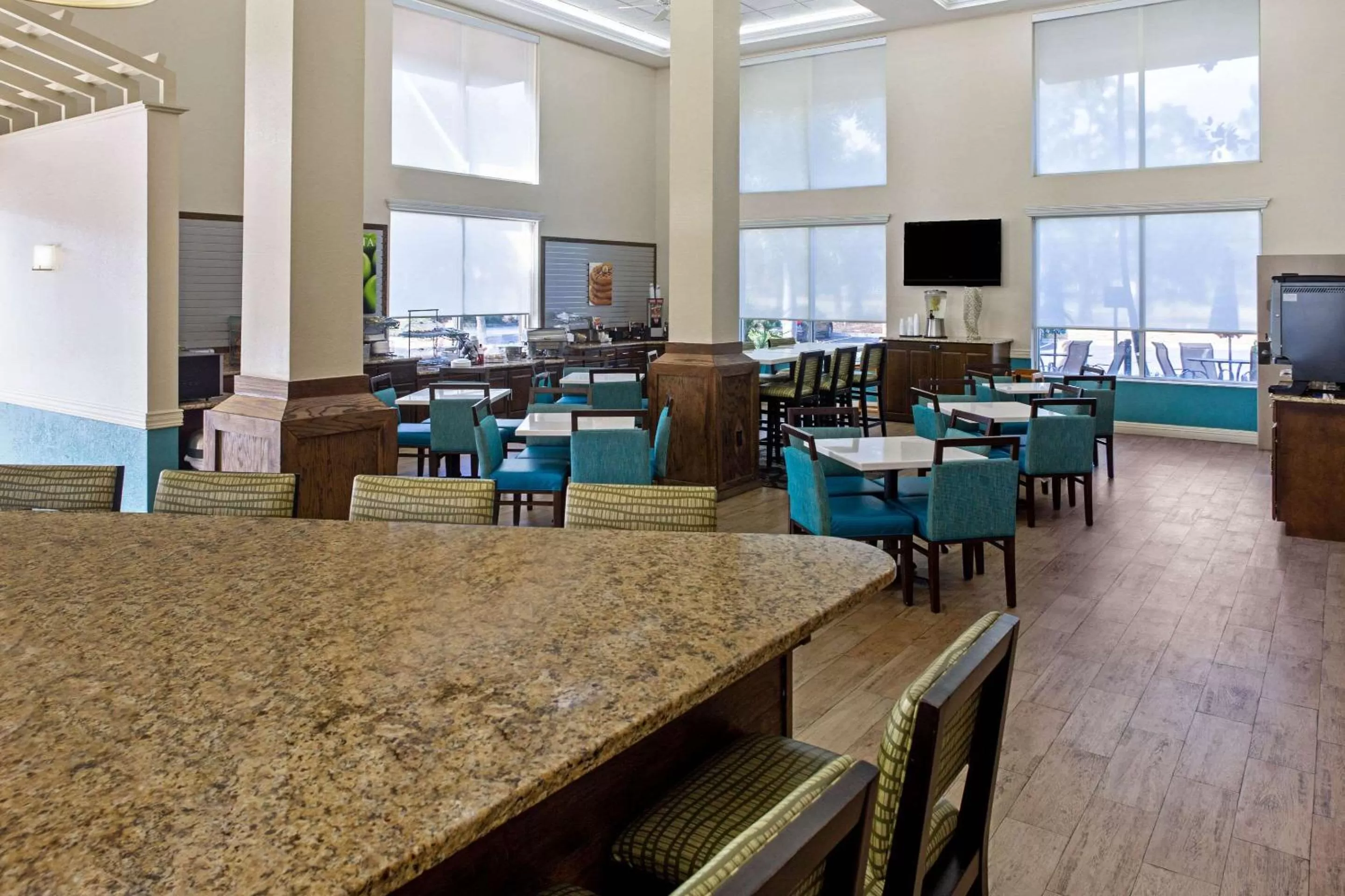 Dining area in Comfort Inn & Suites Sarasota I75