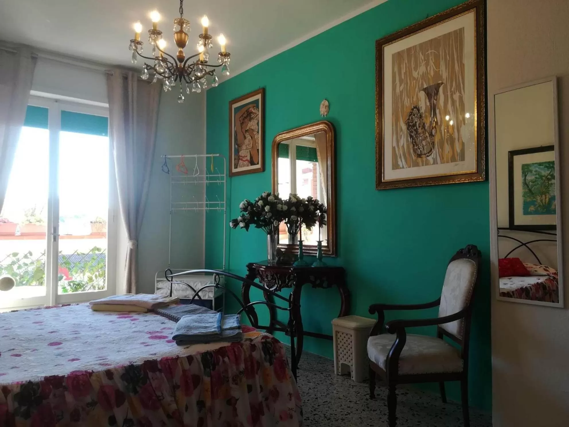 Photo of the whole room, Bed in Domus Aurea