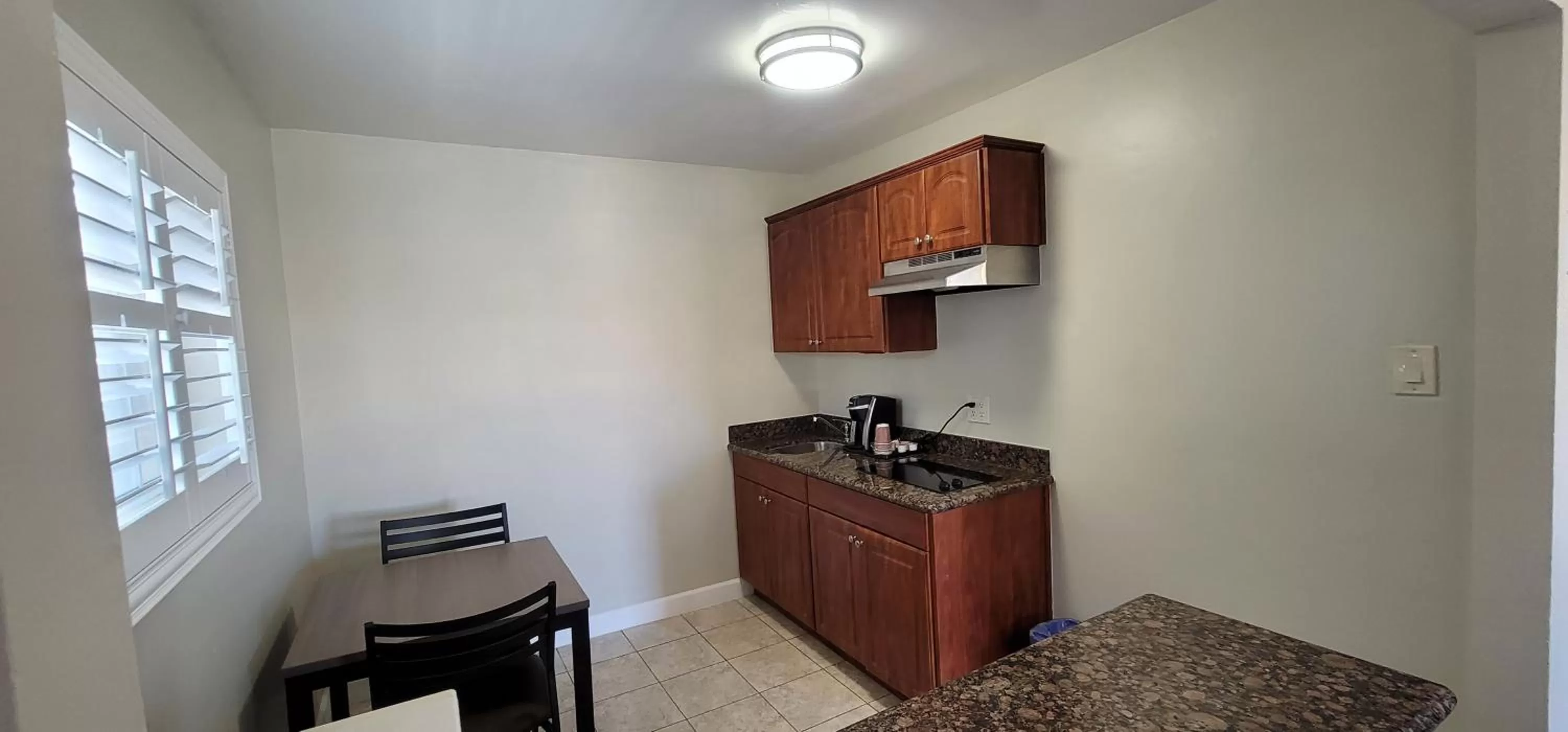 Kitchen or kitchenette in Beachwalker Inn & Suites