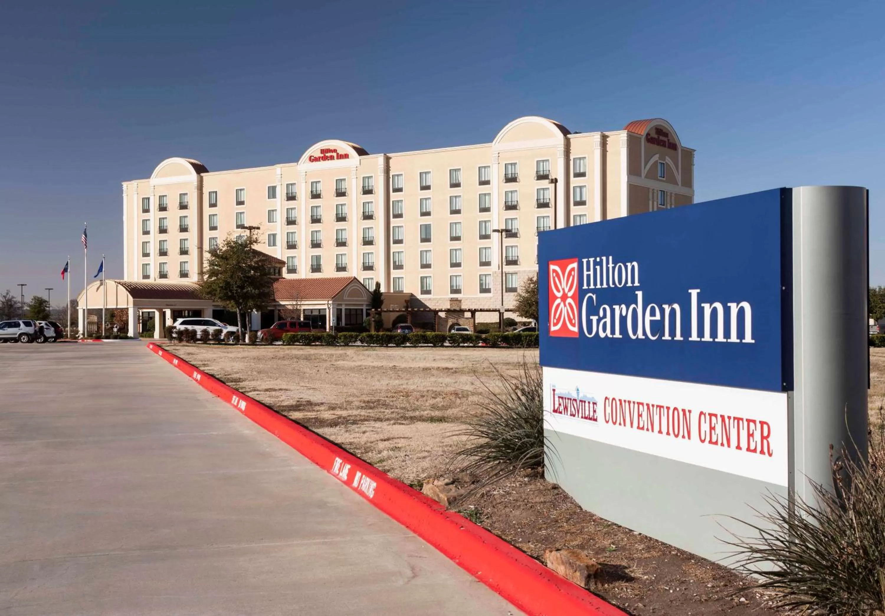 Property building in Hilton Garden Inn Dallas Lewisville