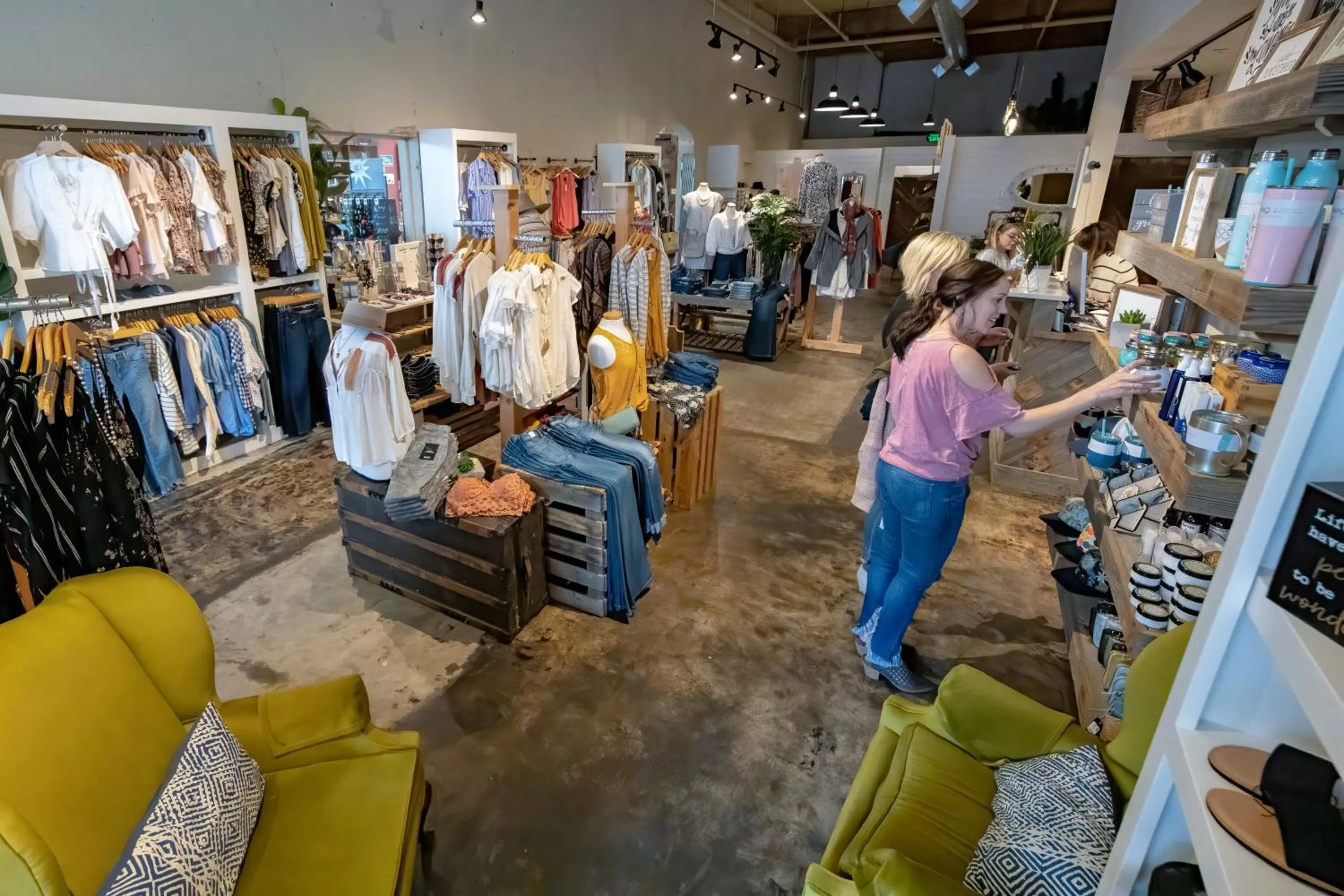 Shopping Area in Inn at Lynden