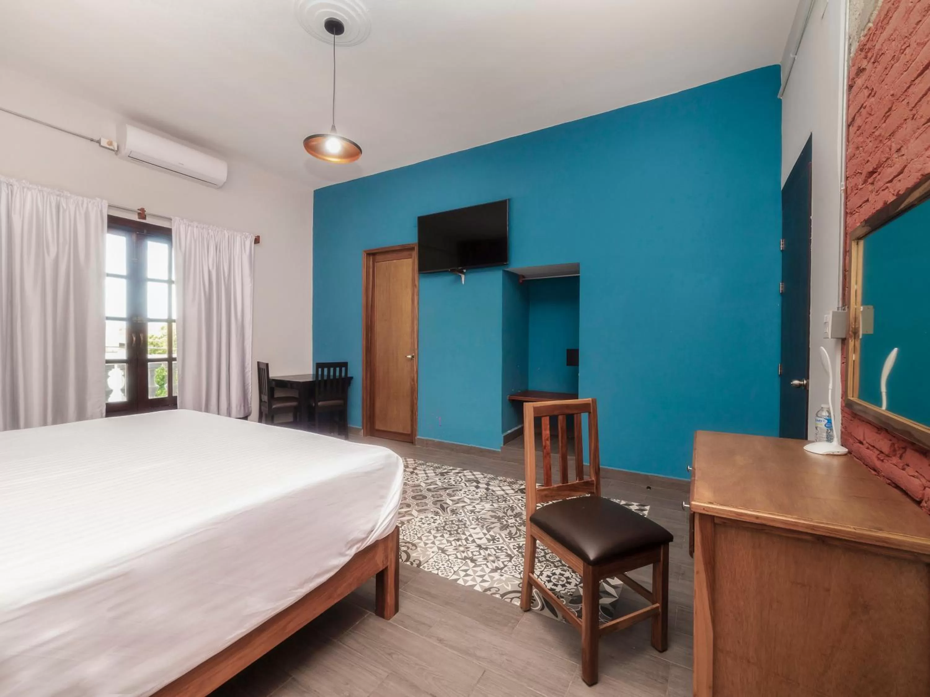 TV and multimedia, Bed in Hotel Meson del Barrio