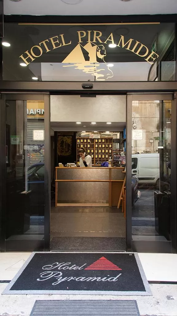 Facade/entrance in Hotel Pyramid