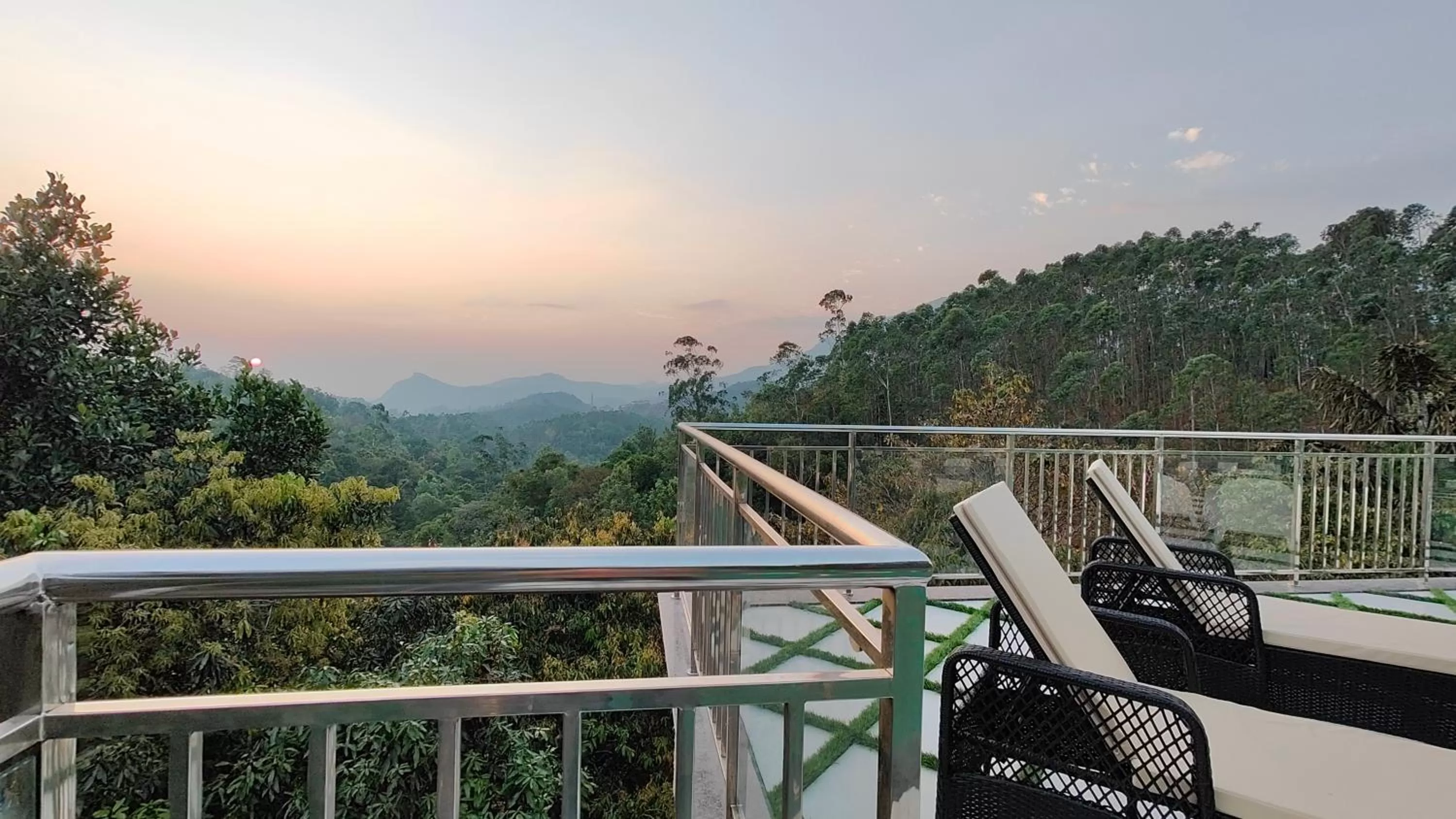 Day in HOTEL WHITE HOUSE, Munnar