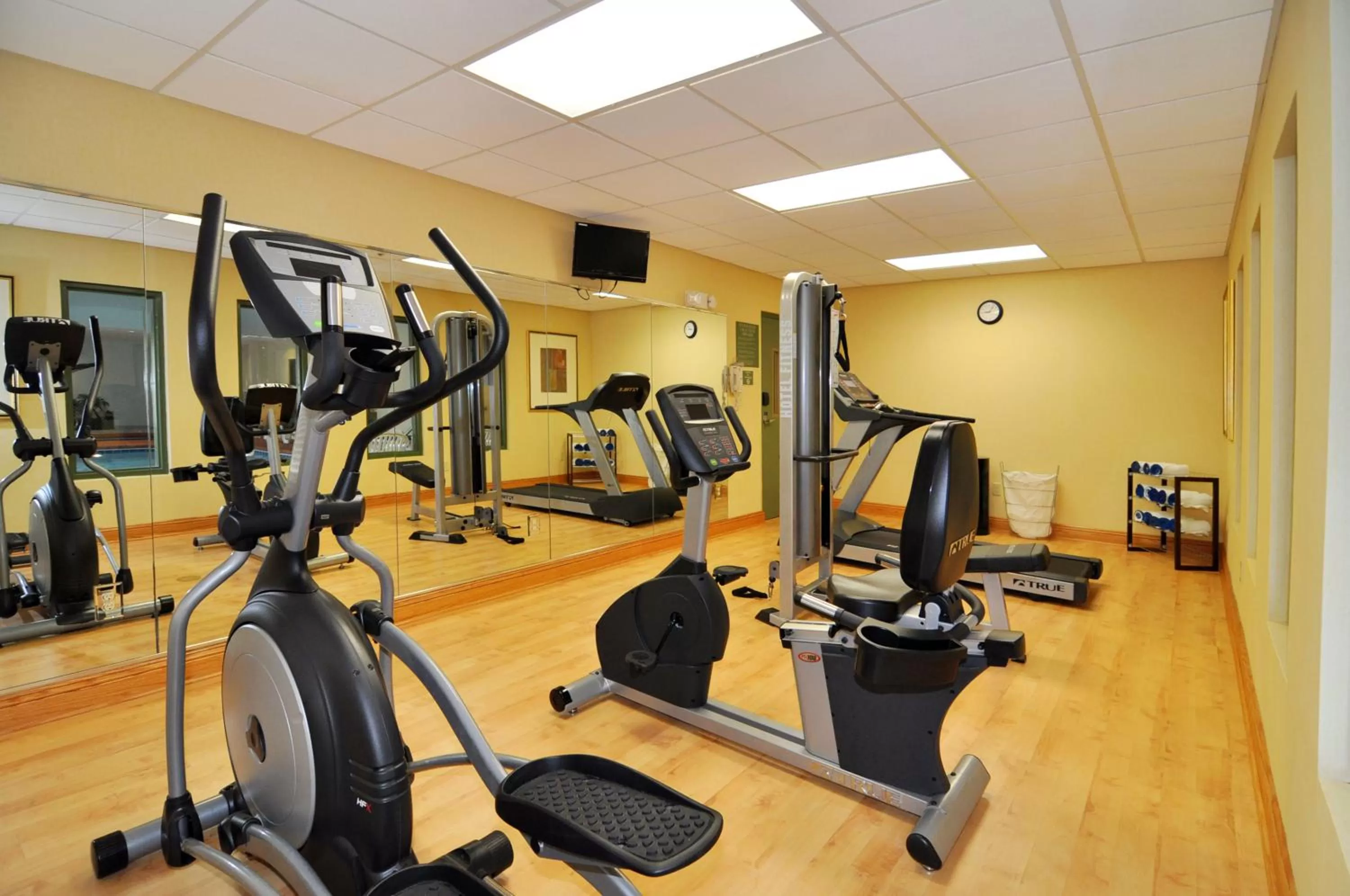Fitness centre/facilities in Country Inn & Suites by Radisson, Pensacola West, FL