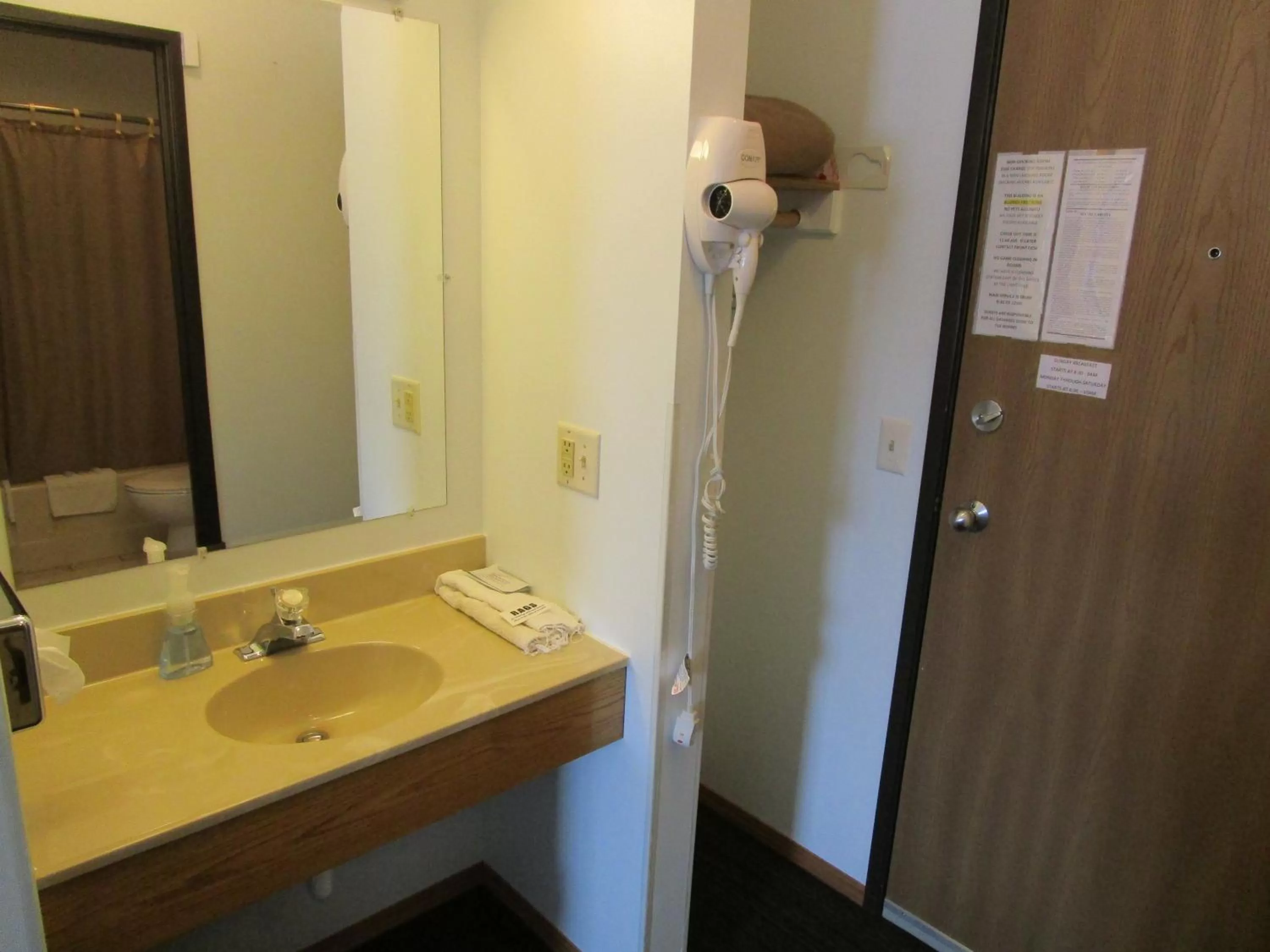 Bathroom in Dakota Country Inn