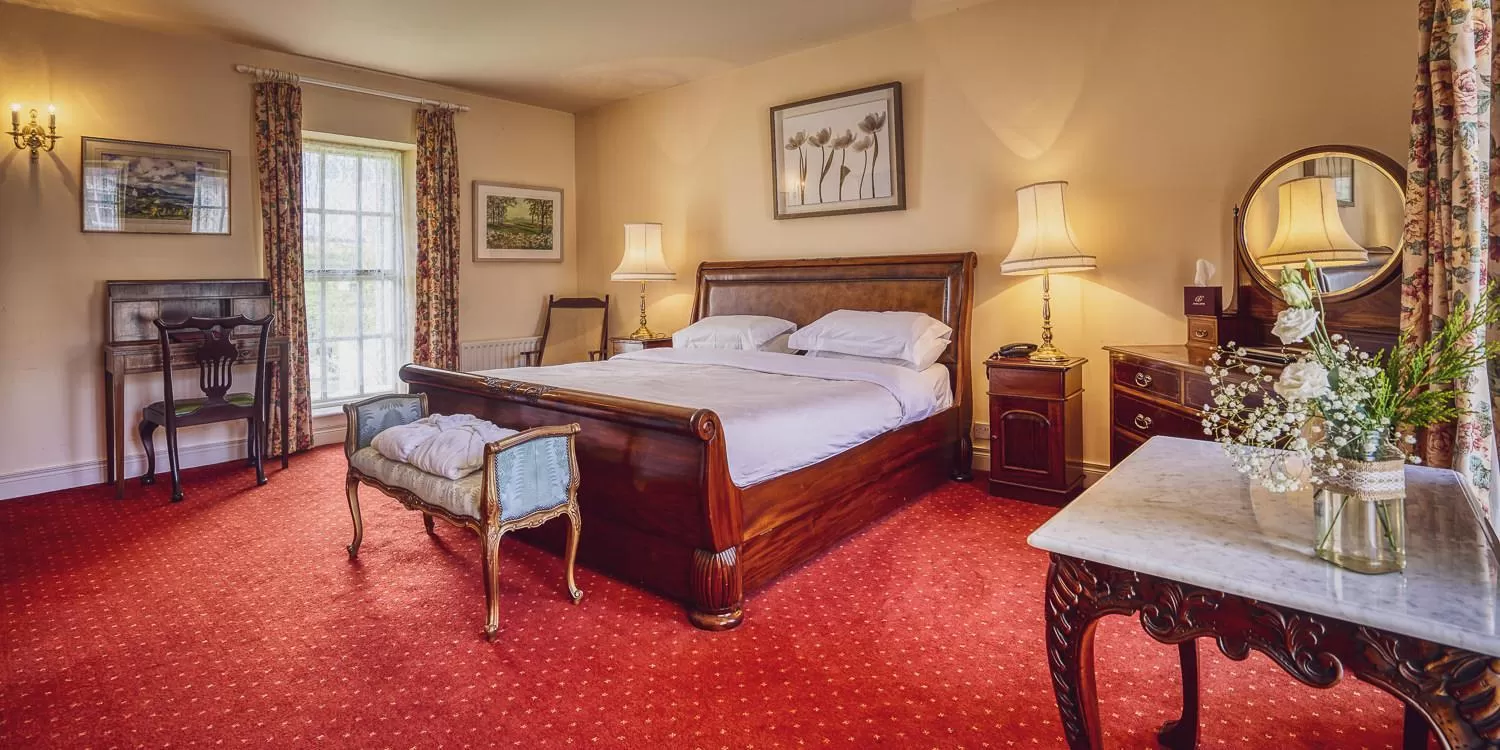 Bed in Castle Grove Country House Hotel