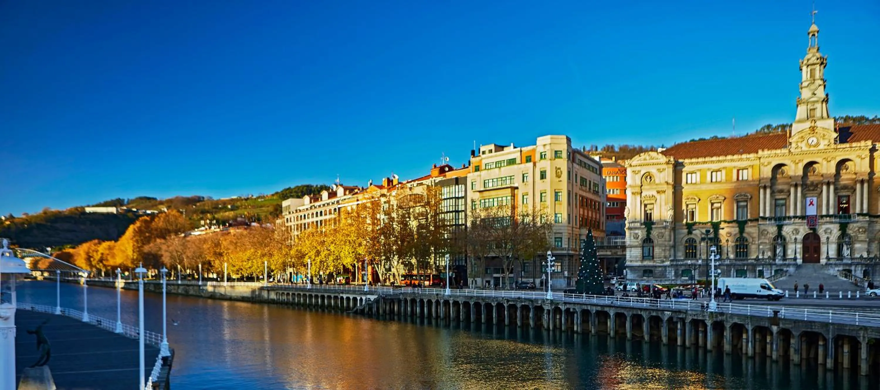City view in Hotel Bilbao Plaza
