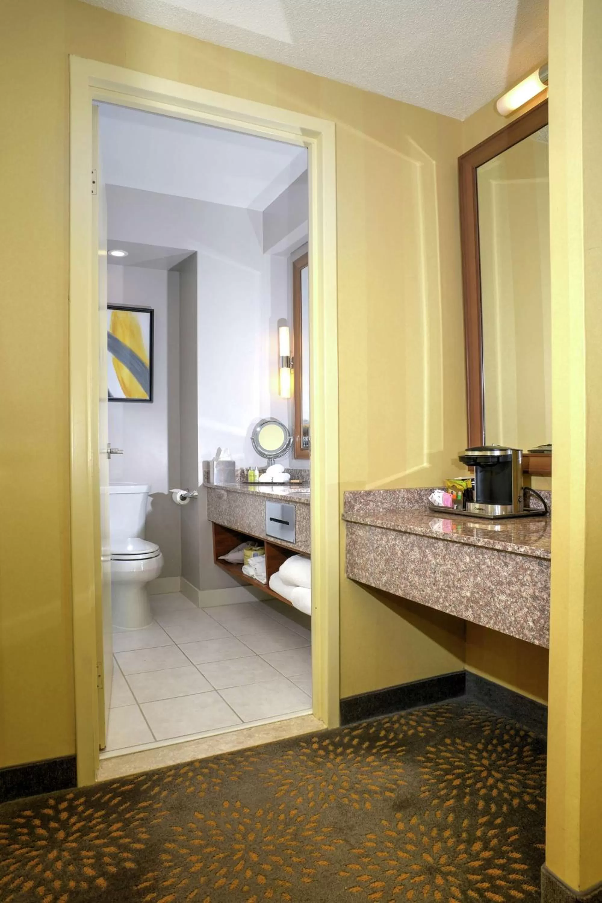 Bathroom, Bed in Doubletree by Hilton London