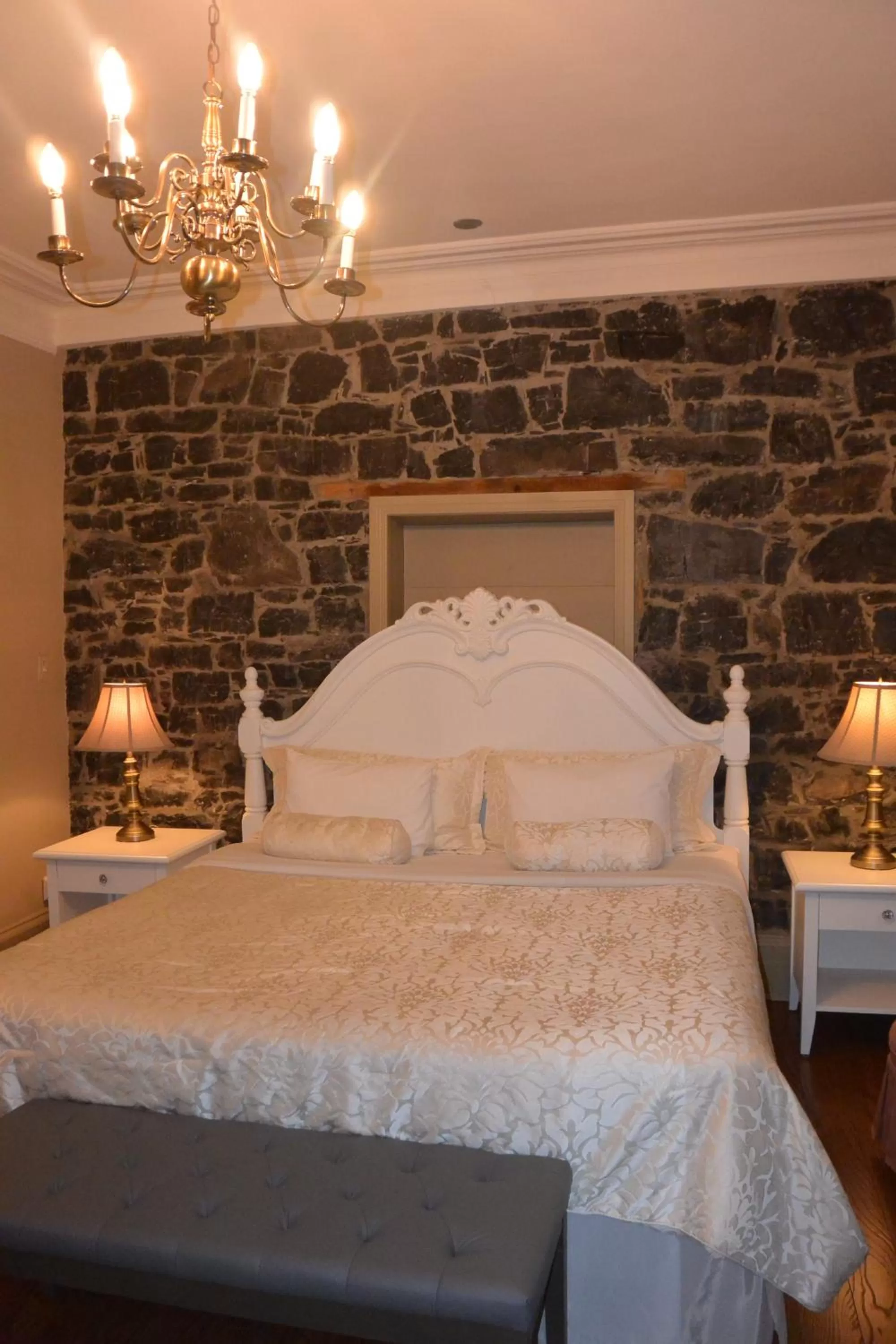 Bed in Manoir Sainte Genevieve
