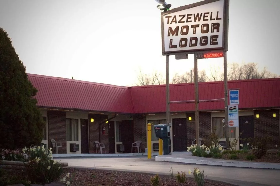 Facade/entrance in Tazewell Motor Lodge