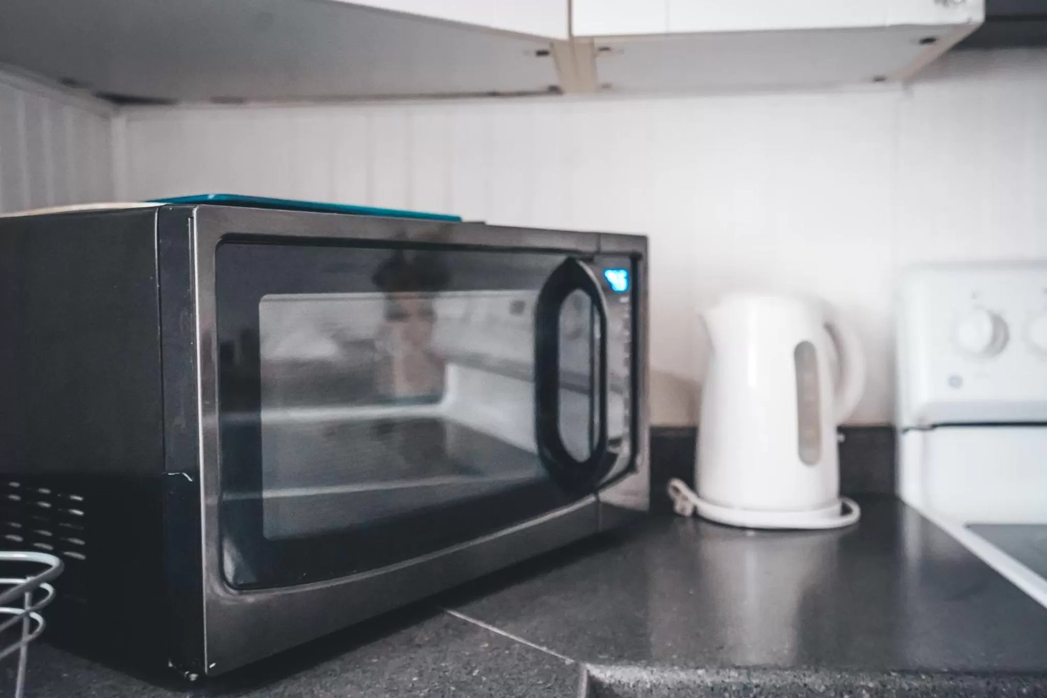 kitchen in Hollywood Light Haven Lodge