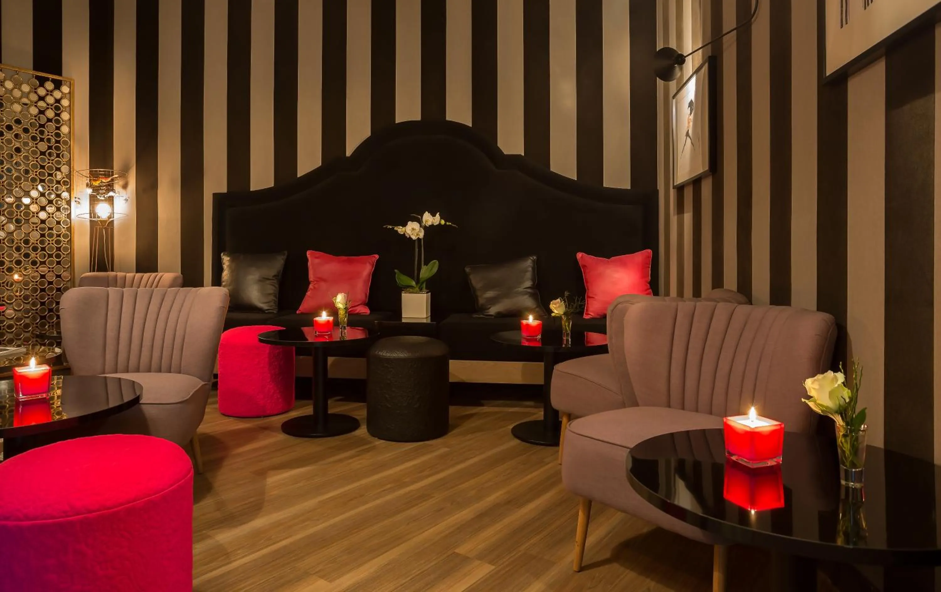 Living room in Hôtel La Parizienne - Proche Montparnasse