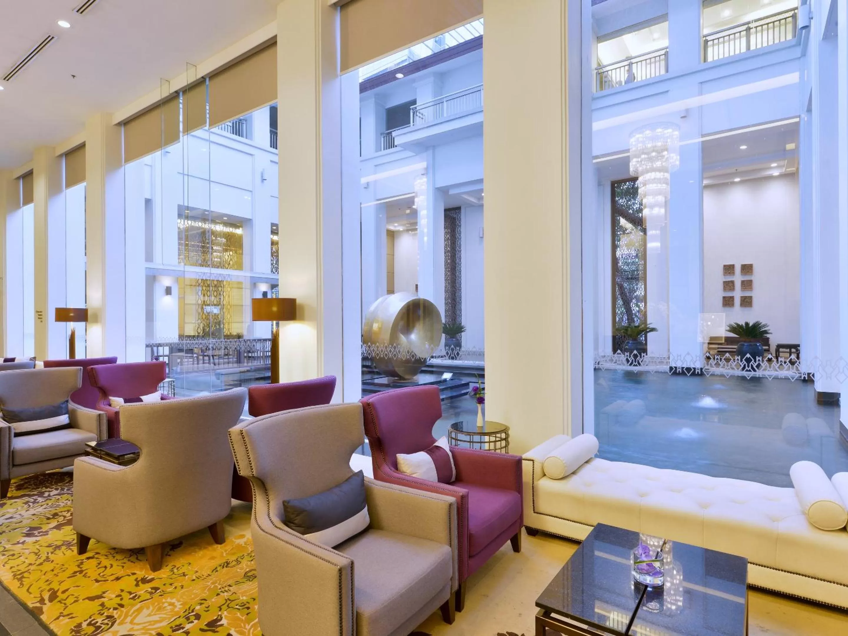 Lobby or reception in Grande Centre Point Ploenchit