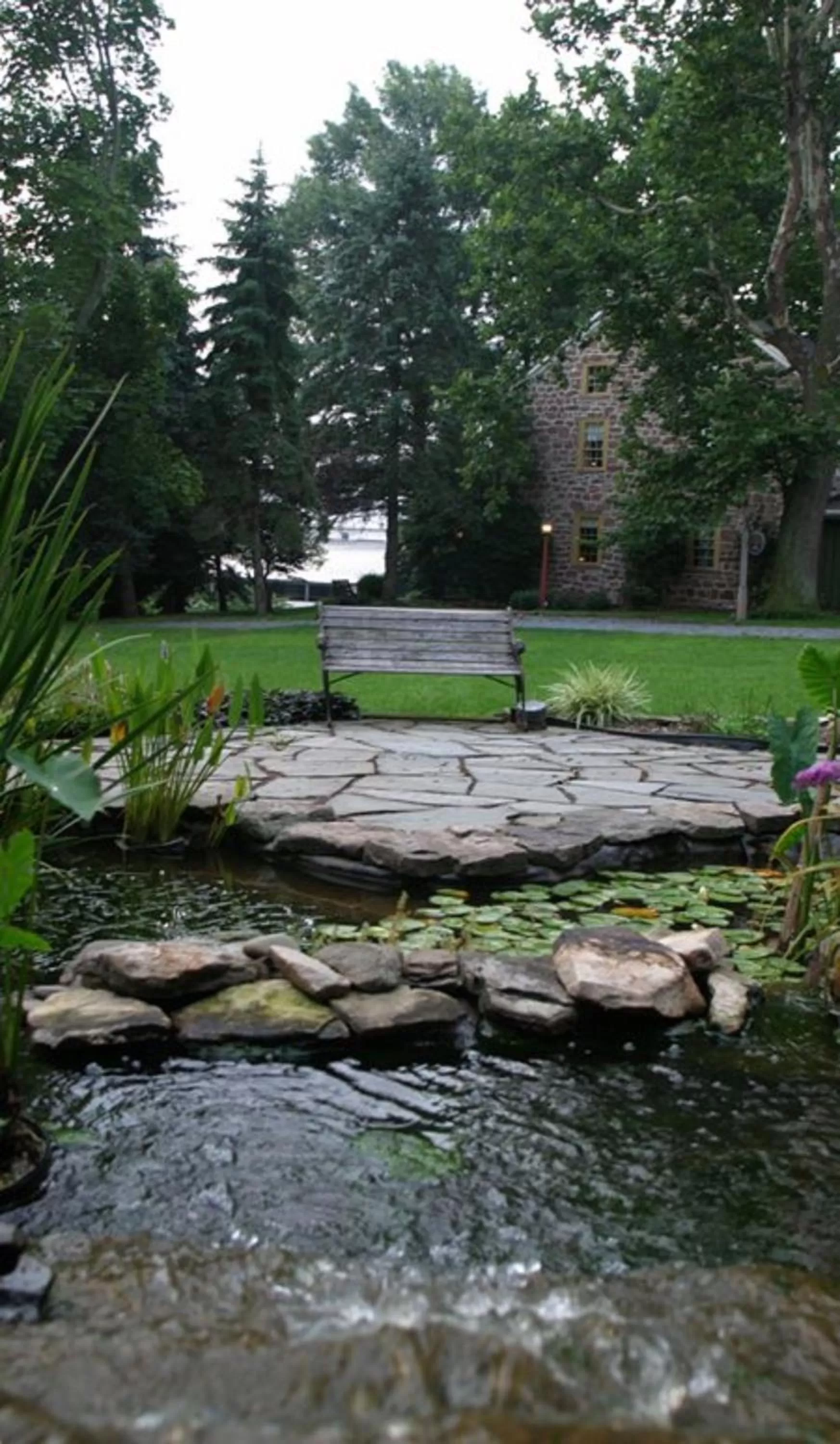 Property building, Garden in Brownstone Colonial Inn