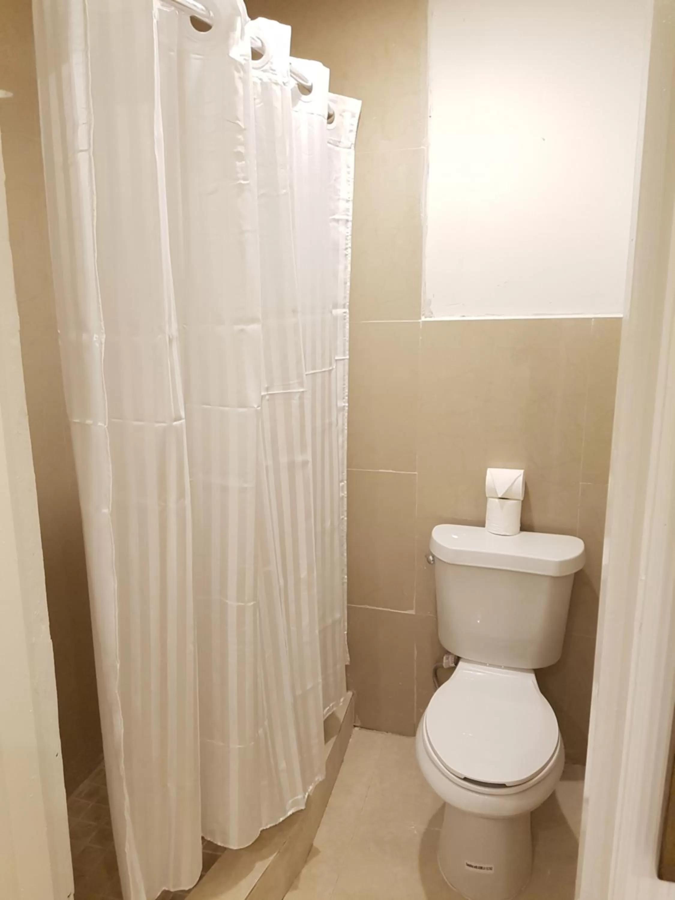 Bathroom in Golden Palm B & B