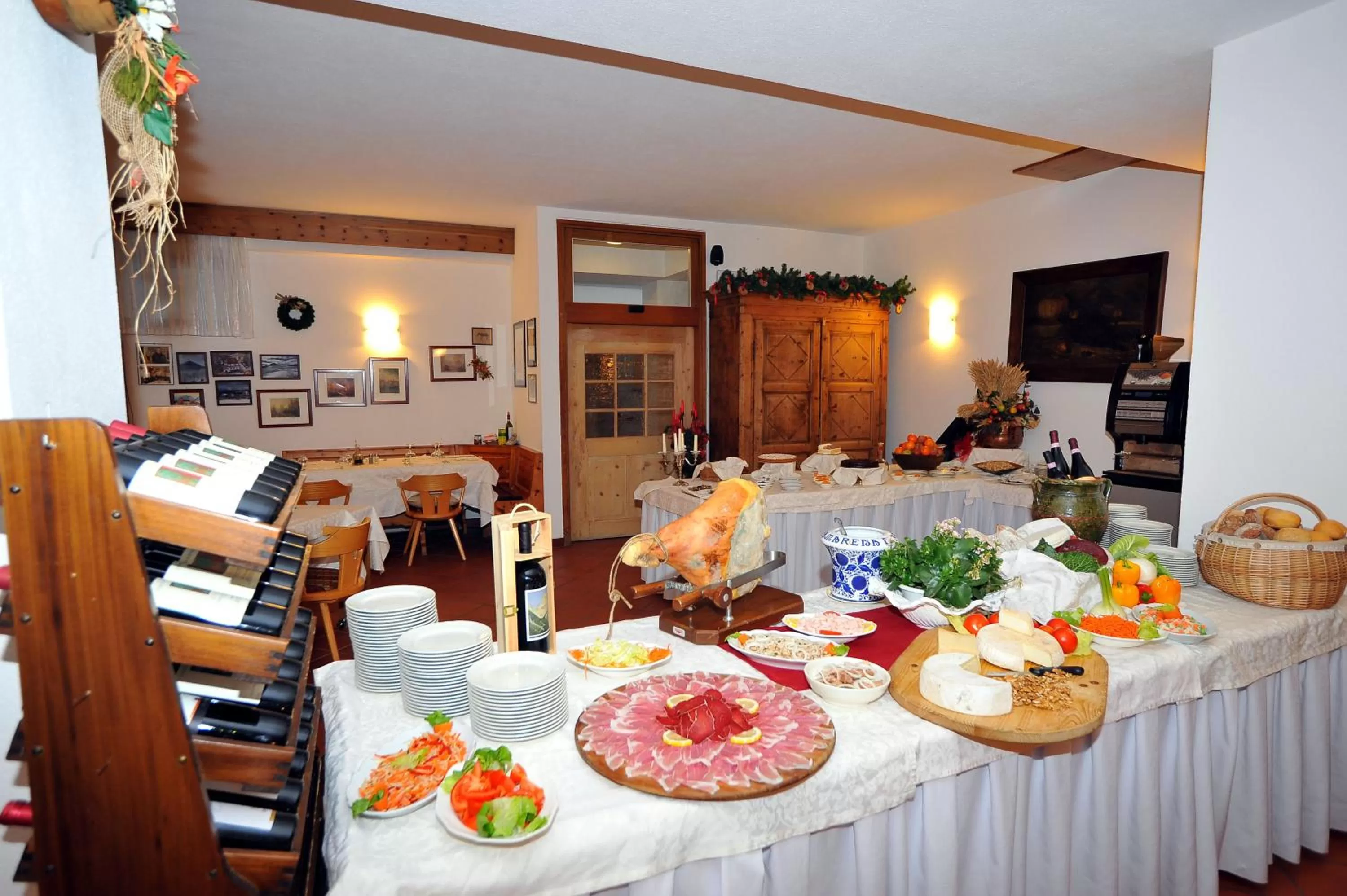 Restaurant/places to eat in Hotel Derby