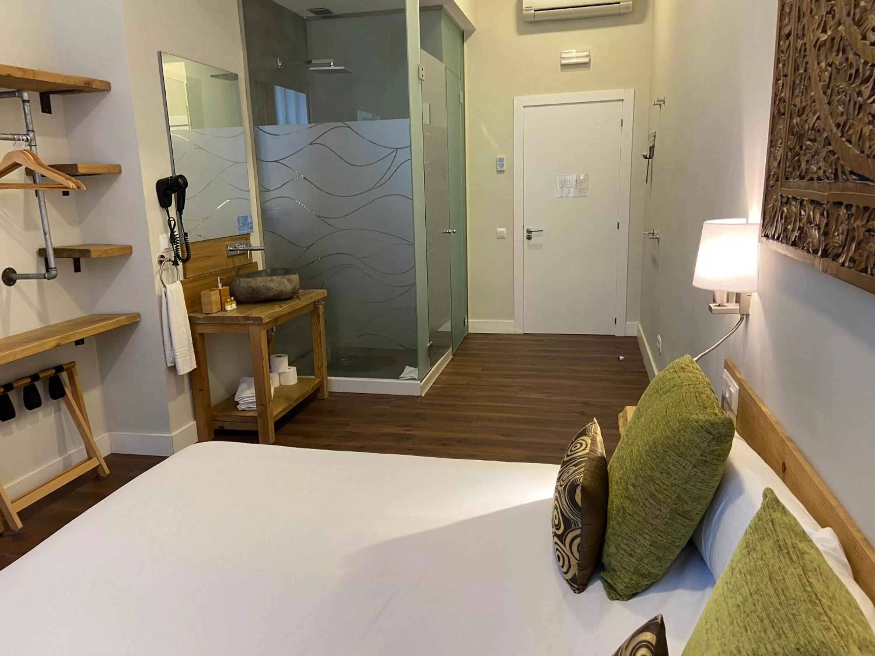 Bedroom, Bed in Hotel Radha