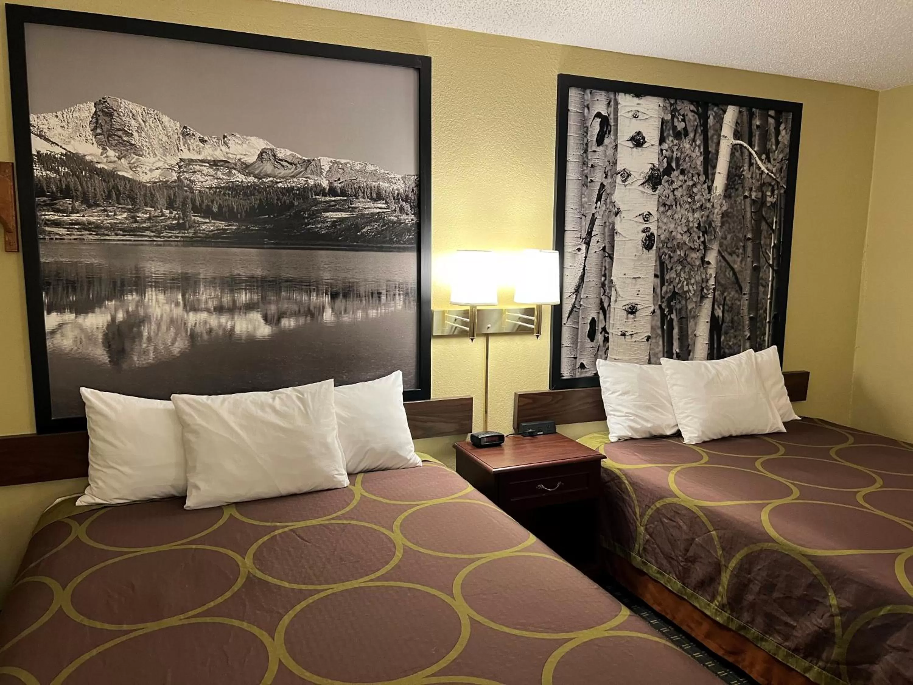 Queen Room with Two Queen Beds - Non-Smoking in Super 8 by Wyndham Trinidad