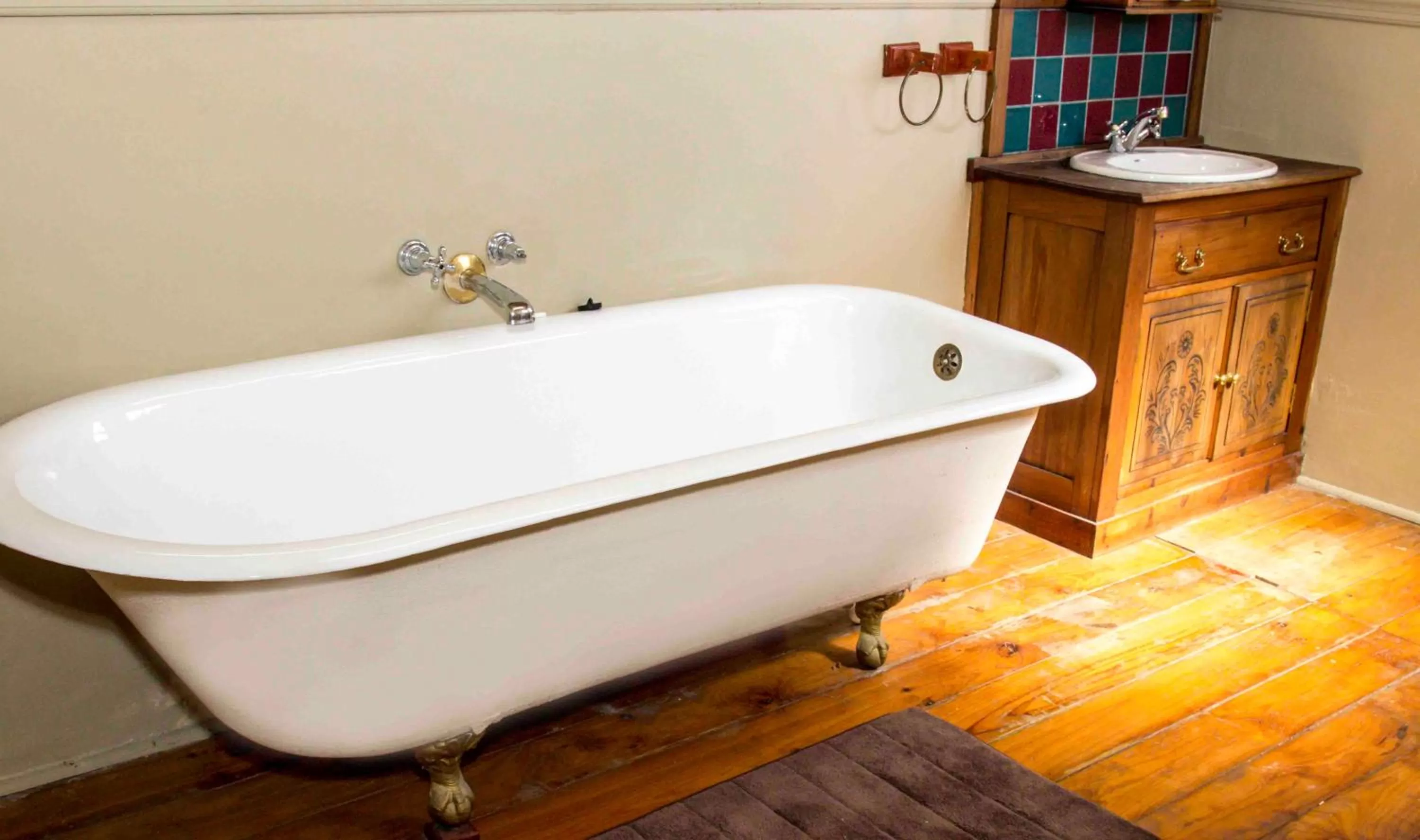 Bathroom in Victoria Heights B&B