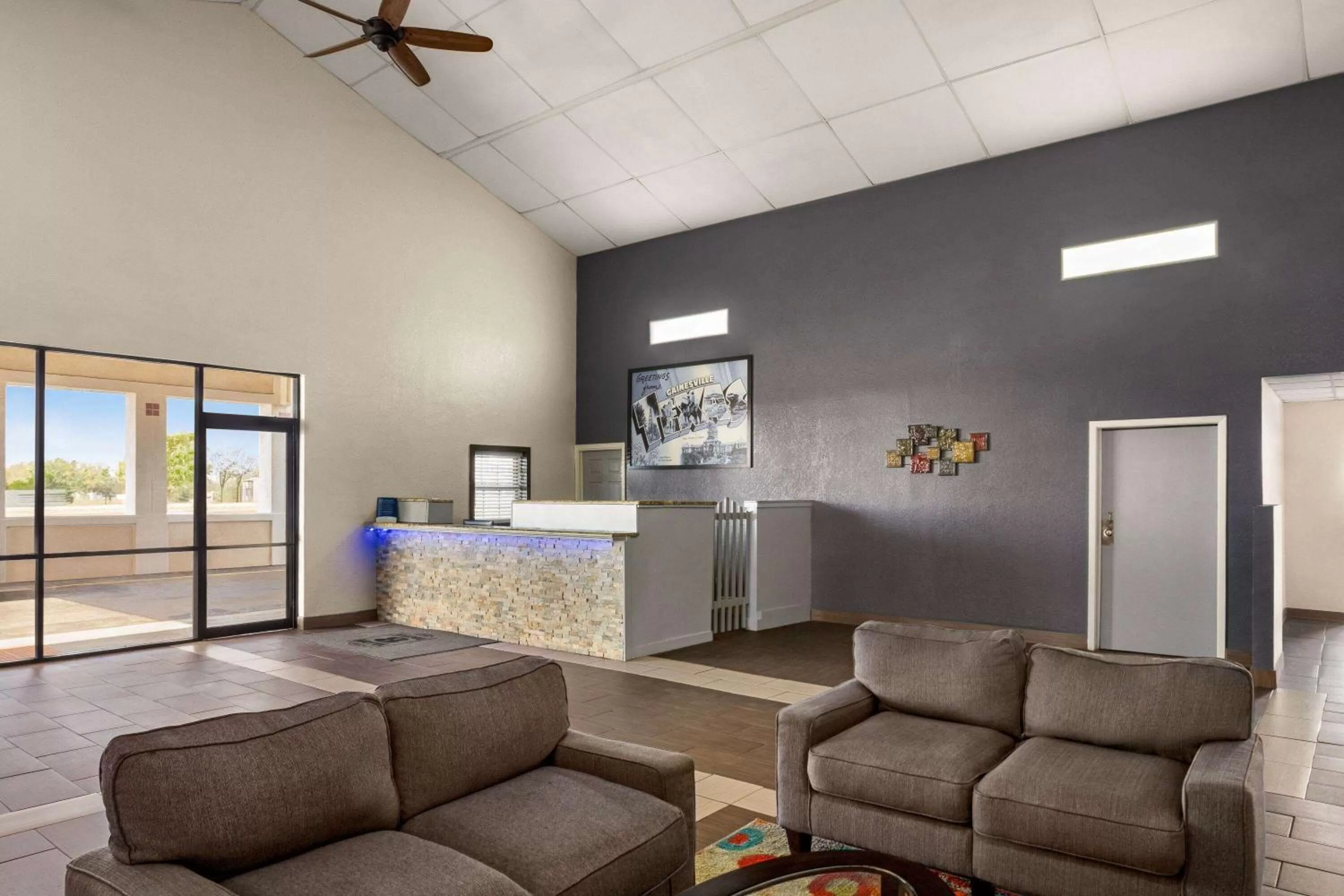 Lobby or reception in Super 8 by Wyndham Gainesville TX