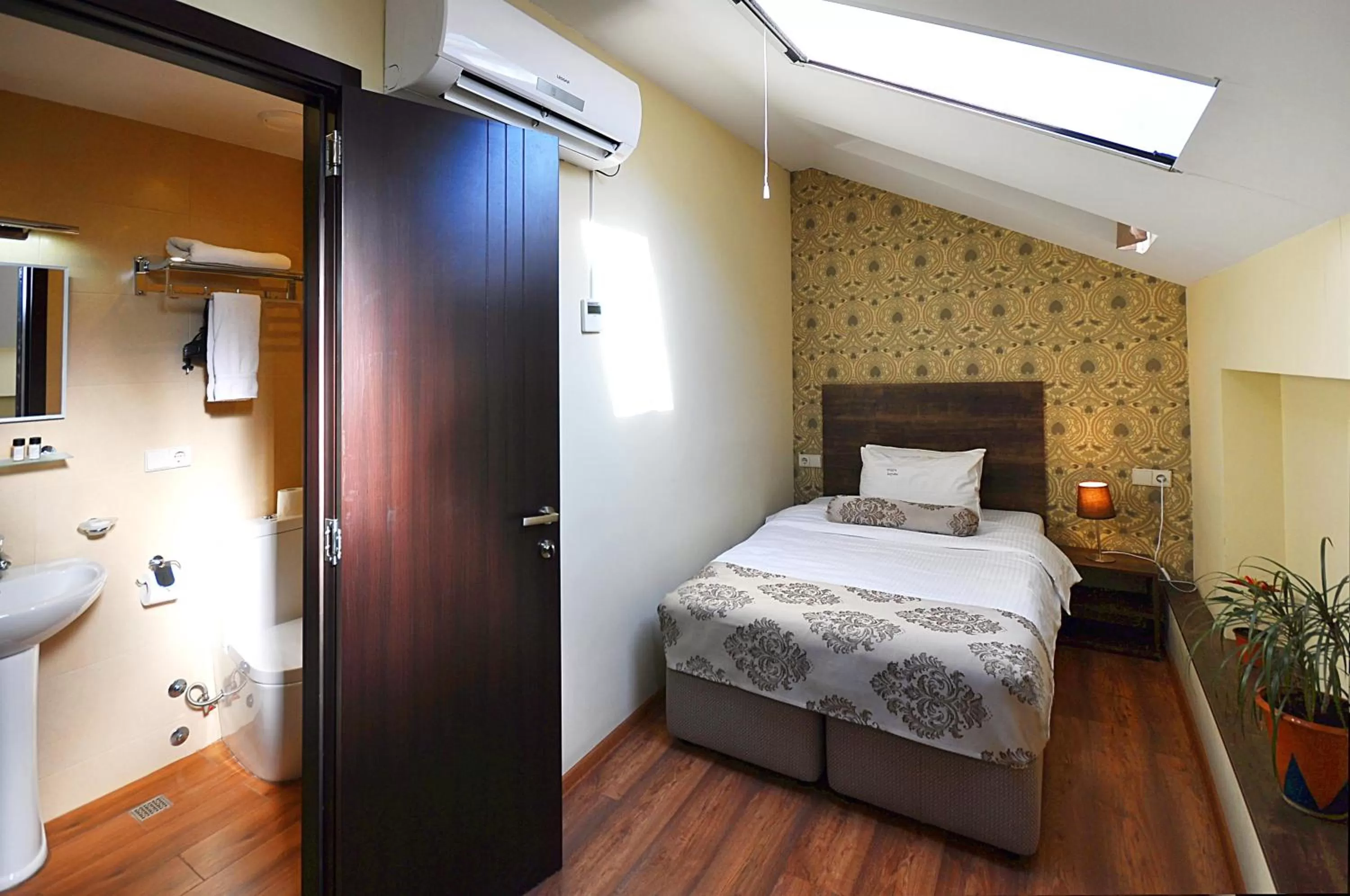 Bed in Tekla Palace By Urban Hotels