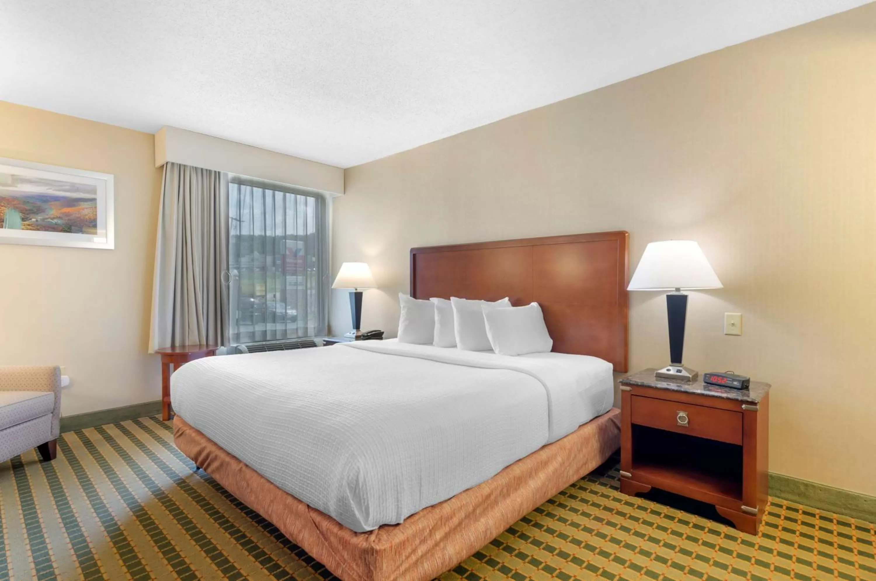 Bedroom, Bed in Best Western North Roanoke