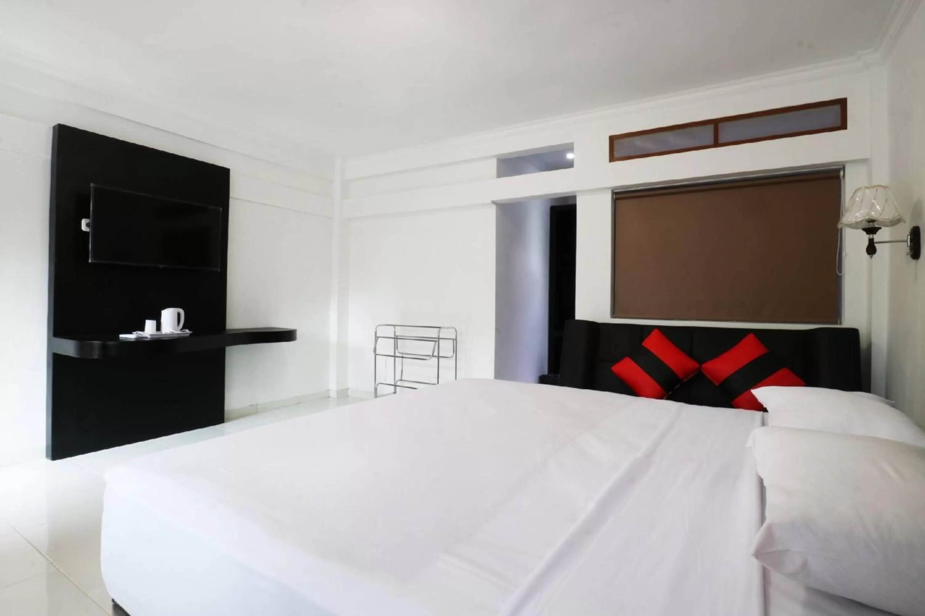 Bedroom, Bed in Narima Resort Hotel