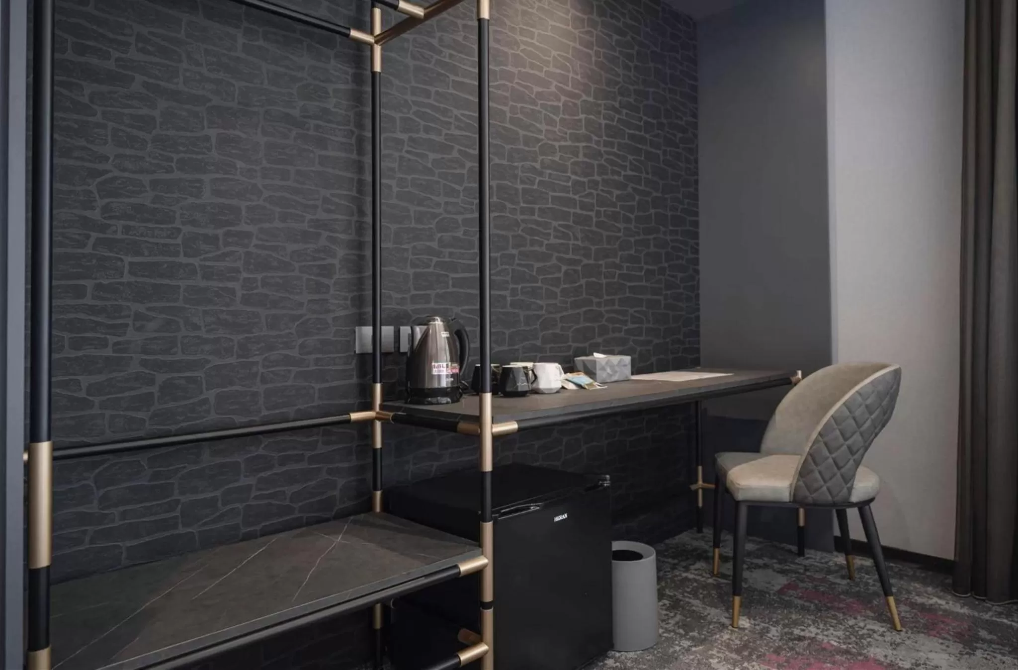 Coffee/tea facilities in Tenz Go Hotel