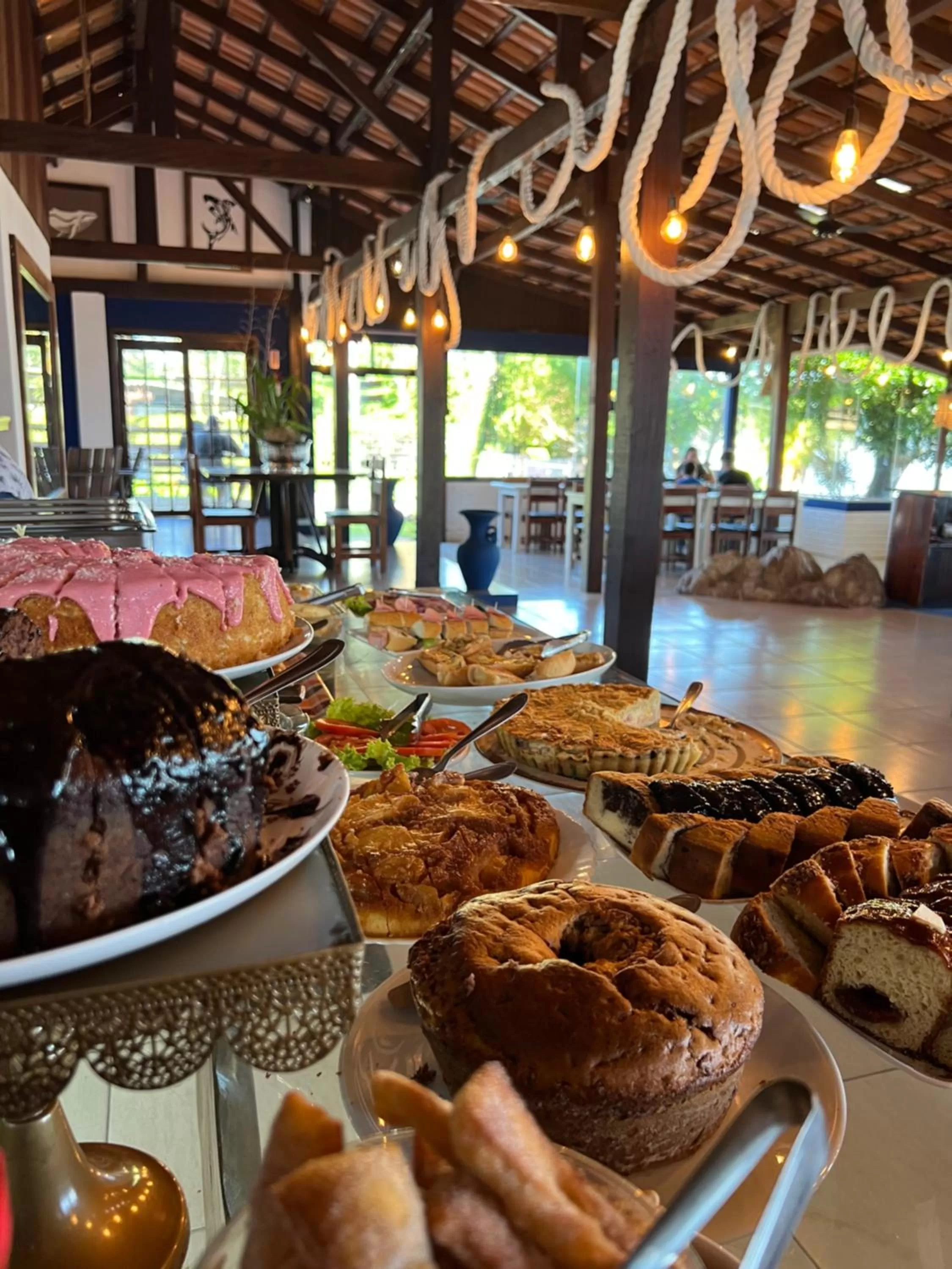 Restaurant/places to eat in Pousada Marinamarela